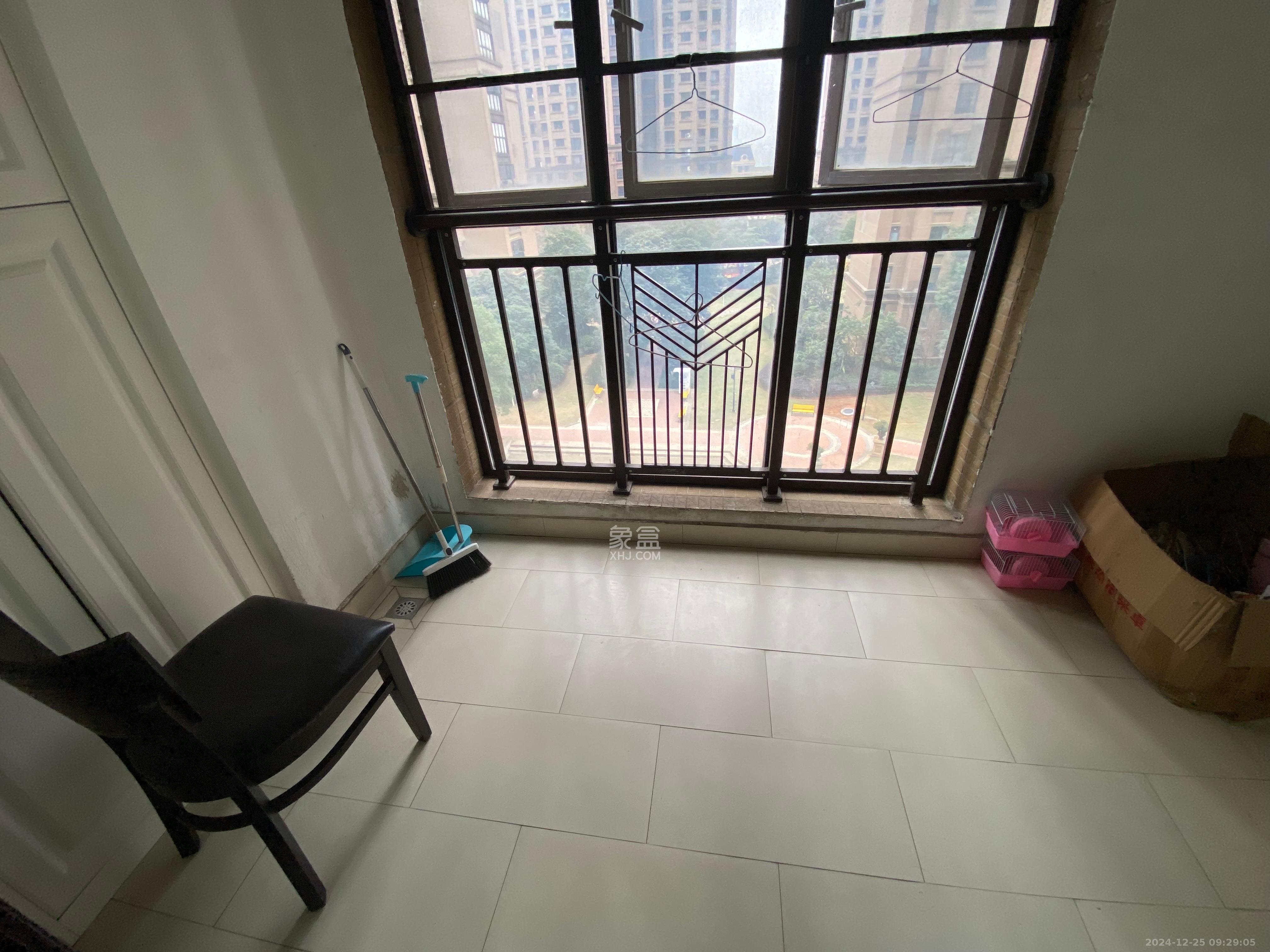 中海国际三期  3室2厅2卫    2500.0元/月 中海国际三期  3室2厅2卫    2500.0元/月室内图