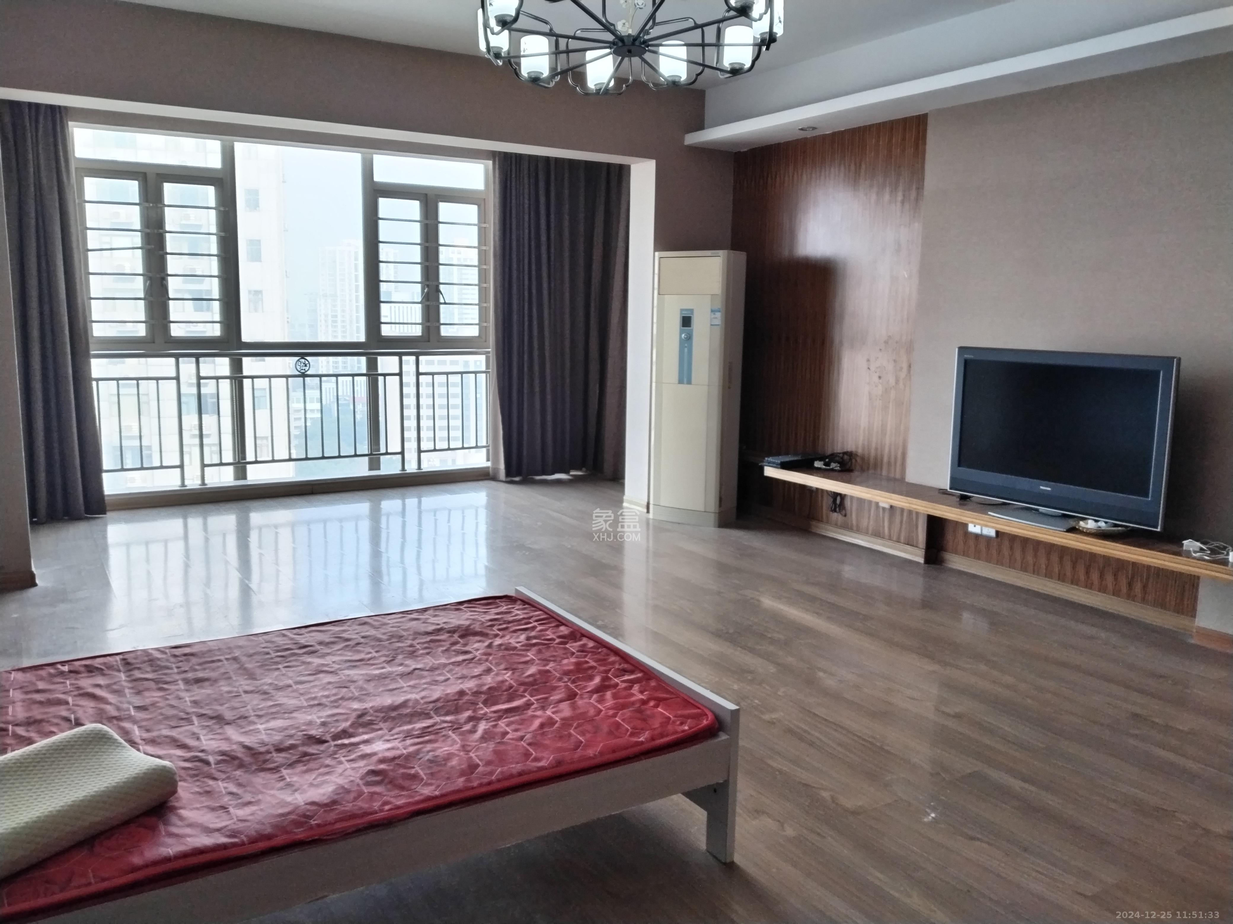 桐荫里社区 3室2厅2卫 5200.0元/月 桐荫里社区 3室2厅2卫 5200.0元/月室内图