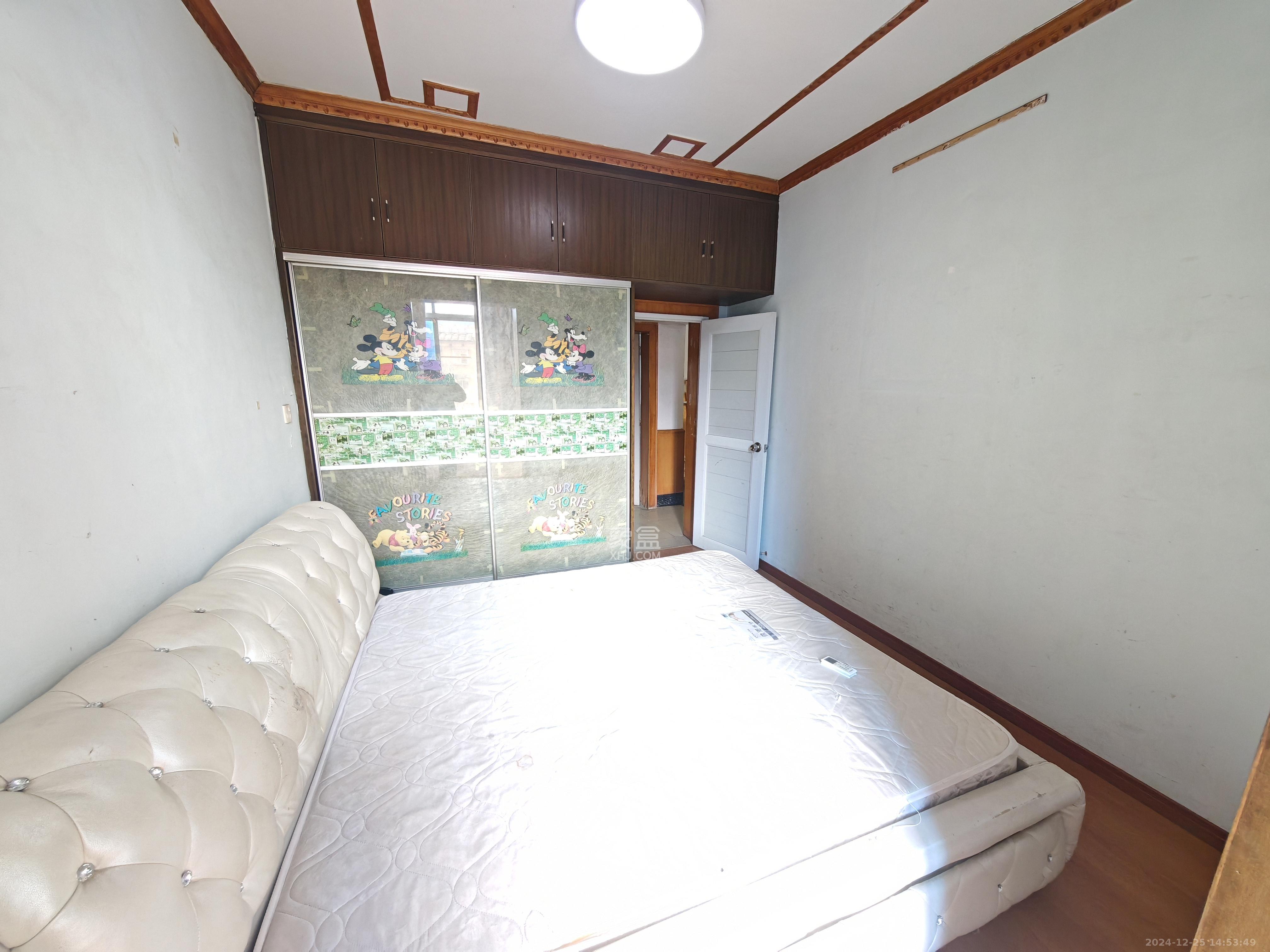 向东南社区  2室1厅1卫   1800.00元/月室内图