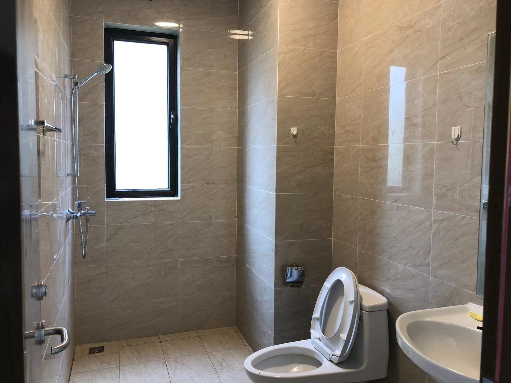 恒大悦龙府 5室3厅3卫 9000.0元/月 恒大悦龙府 5室3厅3卫 9000.0元/月室内图