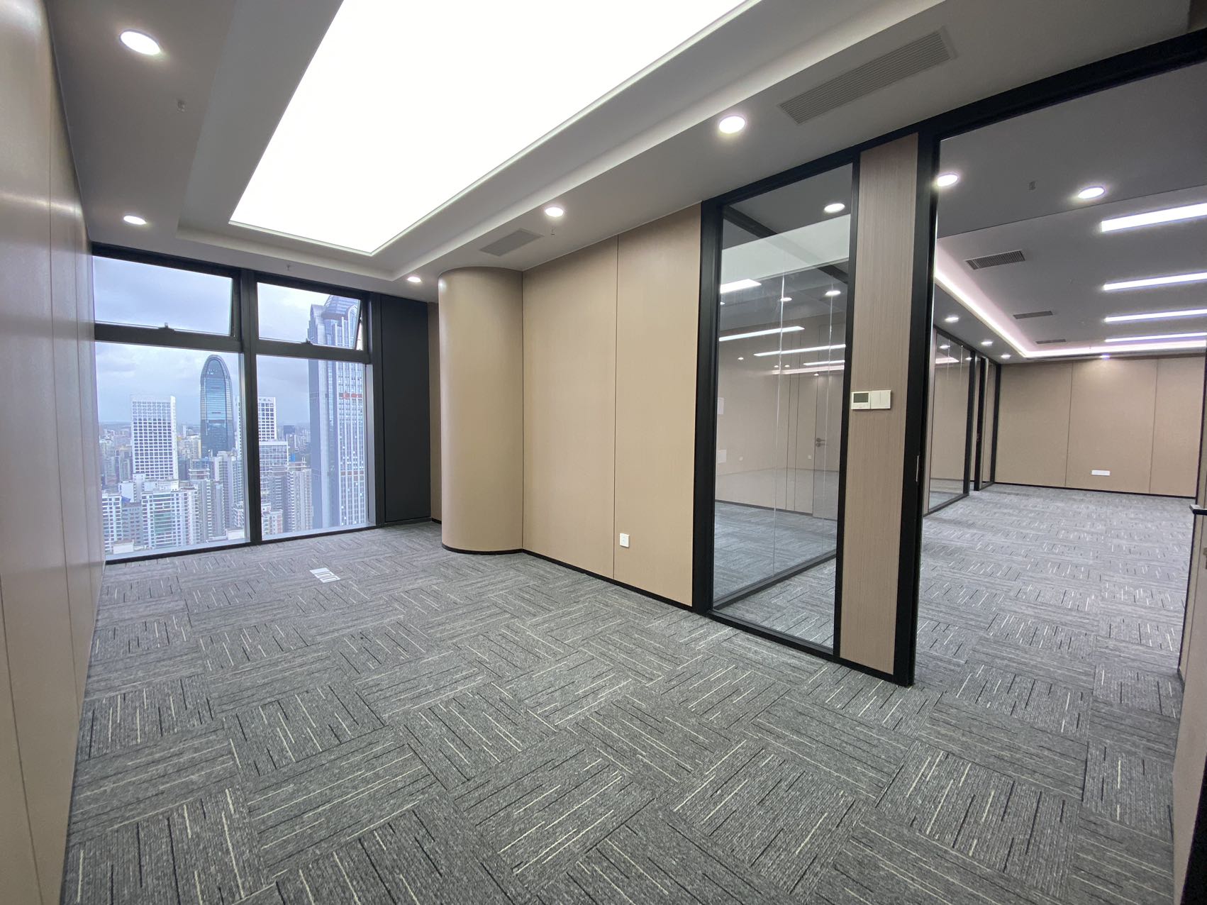 华润大厦   189.66㎡     21800.00元/月室内图