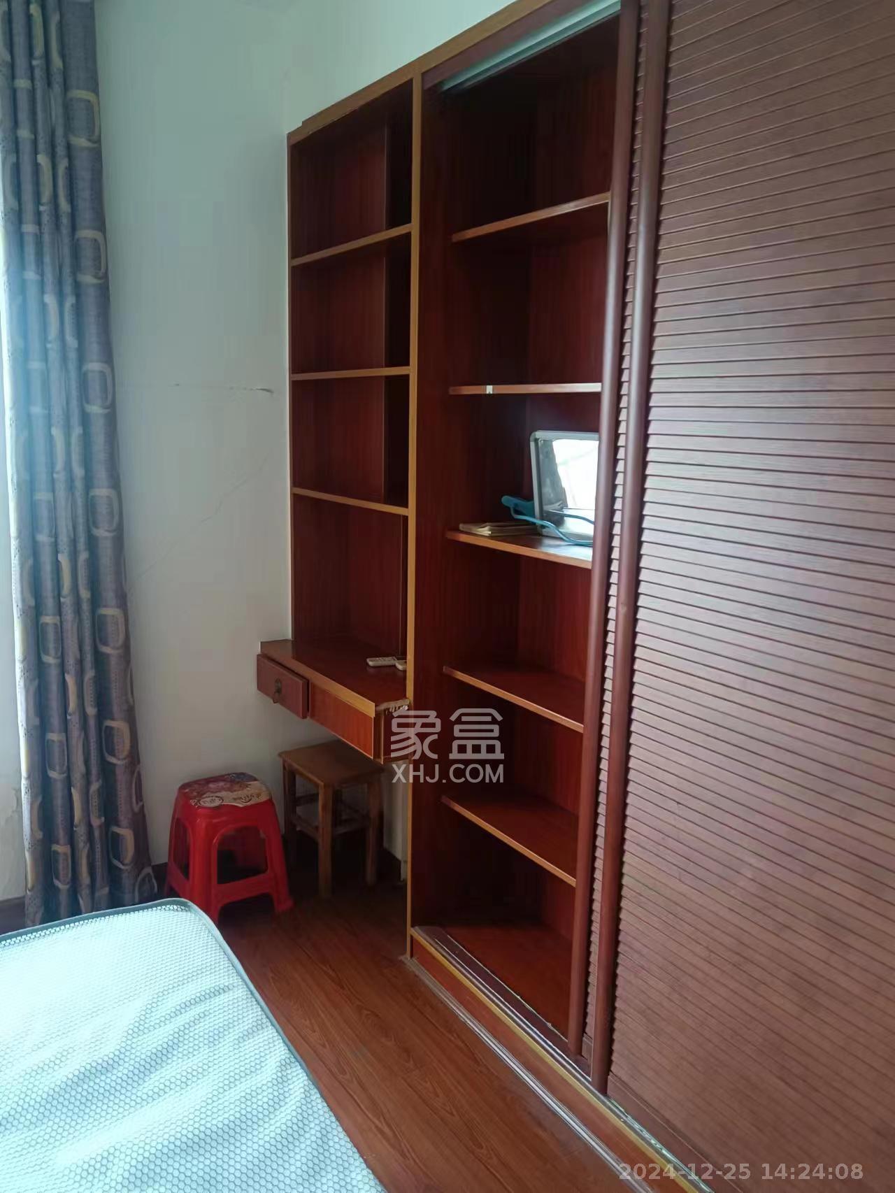 光明城市(星辰青年城) 4室2厅1卫 2100.0元/月 光明城市(星辰青年城) 4室2厅1卫 2100.0元/月室内图