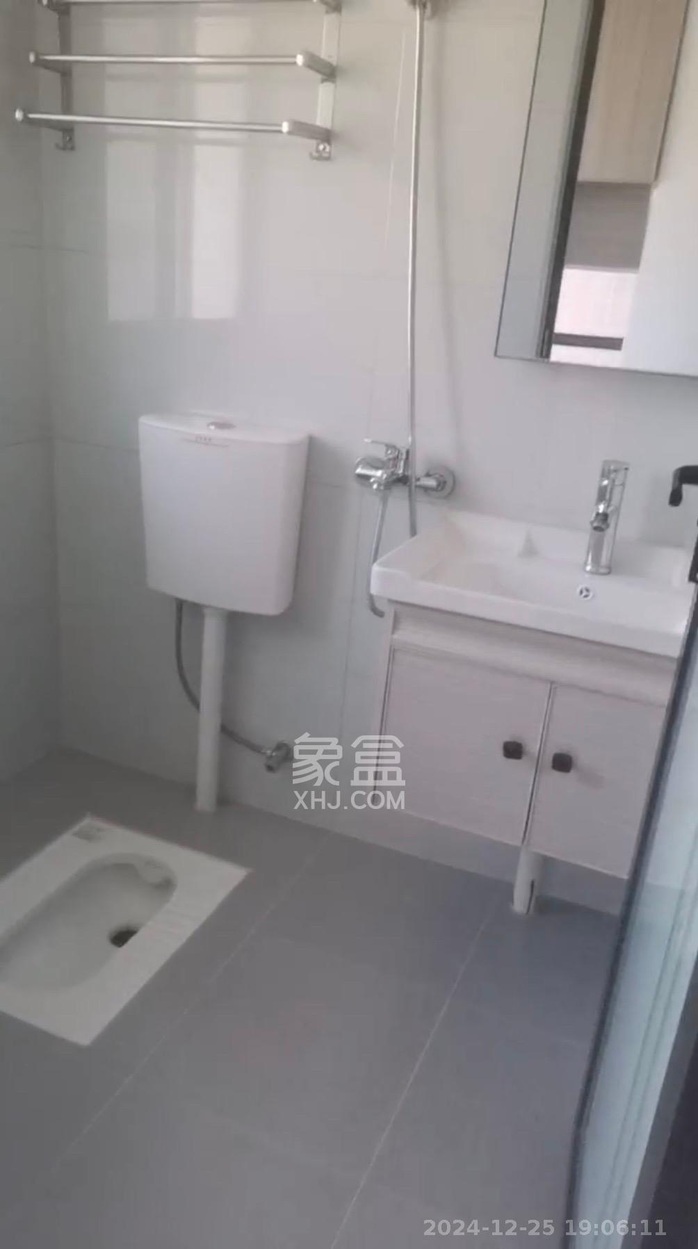 山水新城  1室1厅1卫    1300.0元/月 山水新城  1室1厅1卫    1300.0元/月室内图