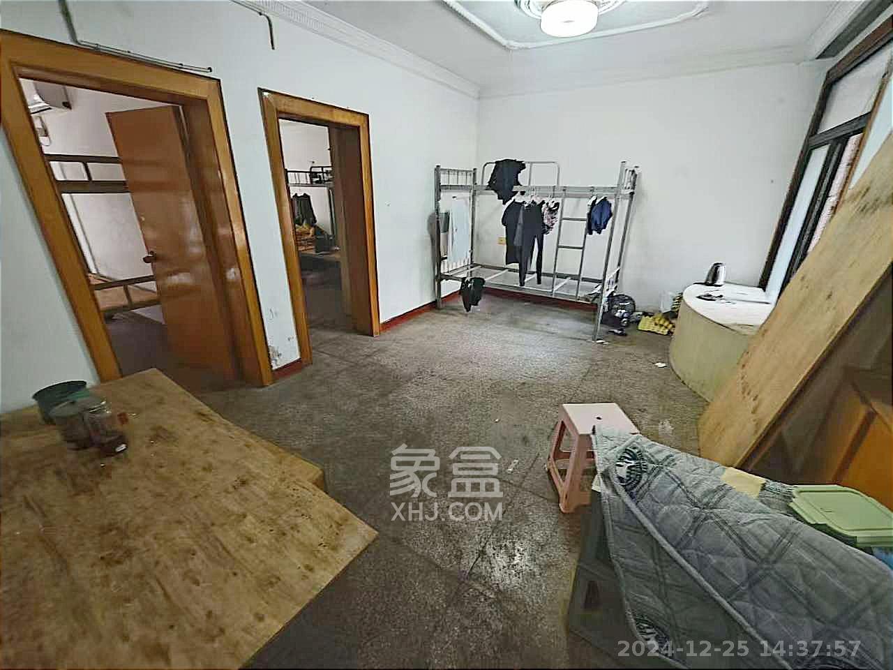 华达家园  3室2厅1卫   1600.00元/月室内图