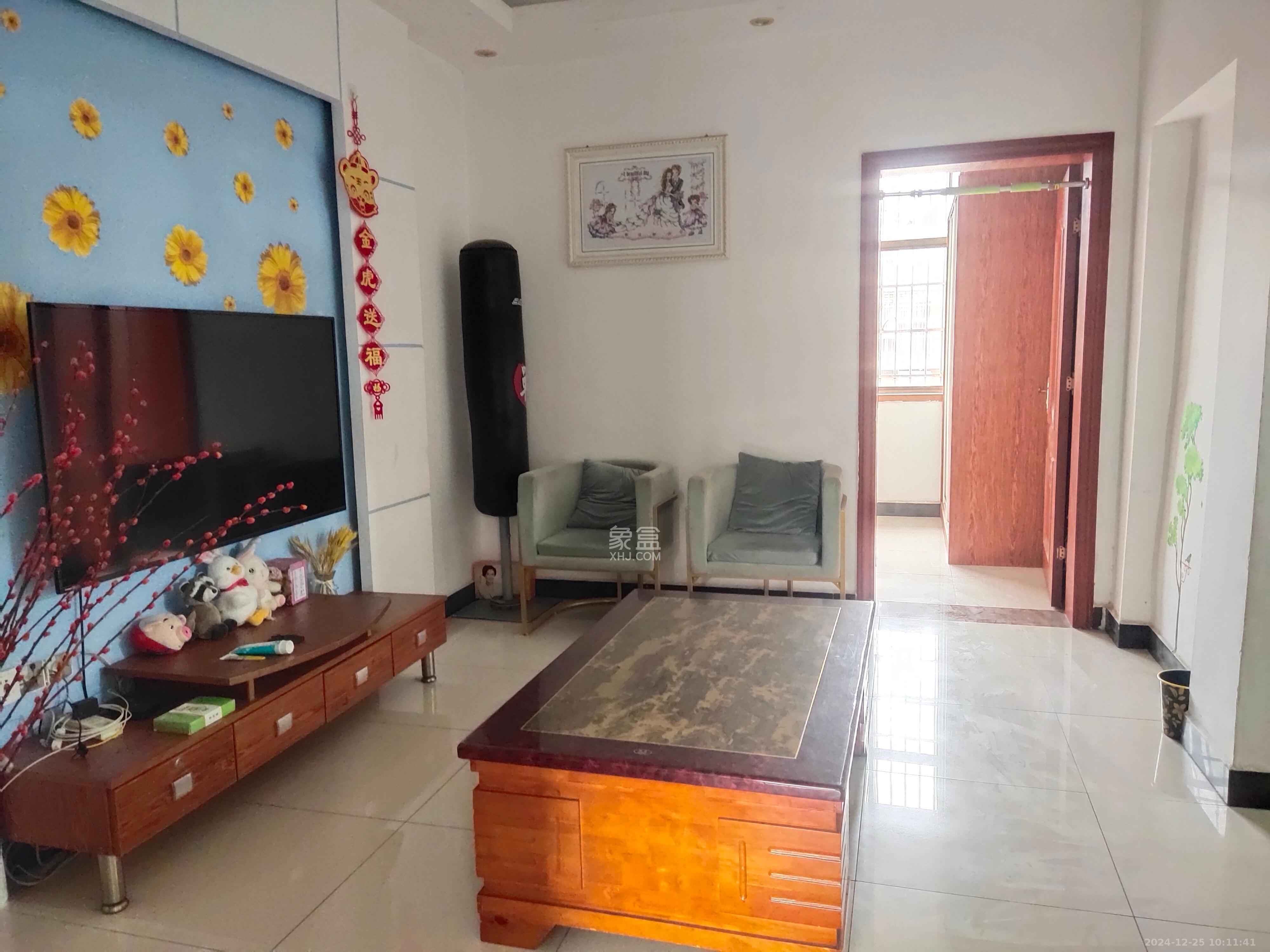 月湖安置小区(马栏山小区) 3室2厅1卫 1800.0元/月 月湖安置小区(马栏山小区) 3室2厅1卫 1800.0元/月室内图