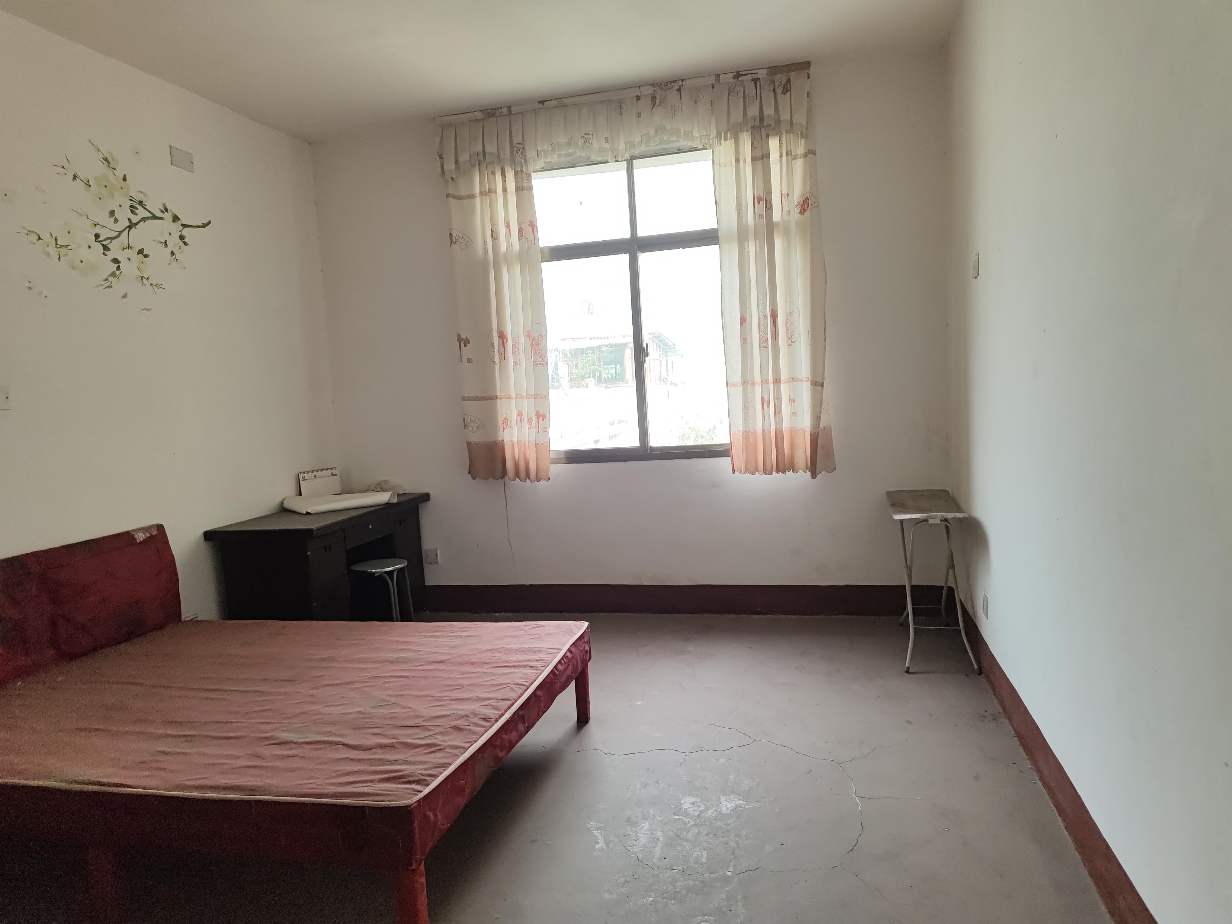 国家煤矿安全监察单位房(国家矿山安全监察)  3室2厅2卫    90.0万客厅