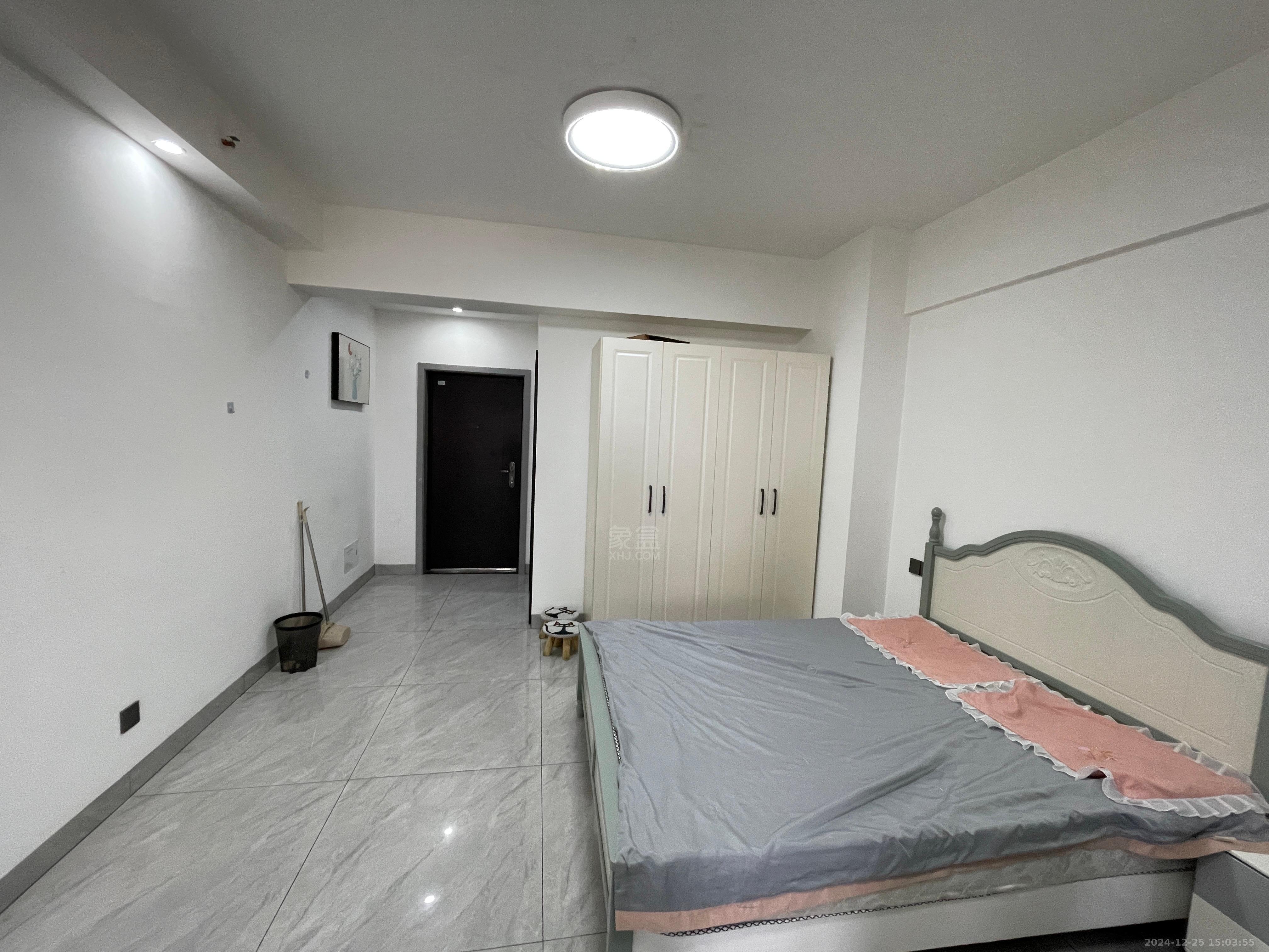 和顺天河广场(型格广场) 1室0厅0卫 1350.0元/月 和顺天河广场(型格广场) 1室0厅0卫 1350.0元/月室内图