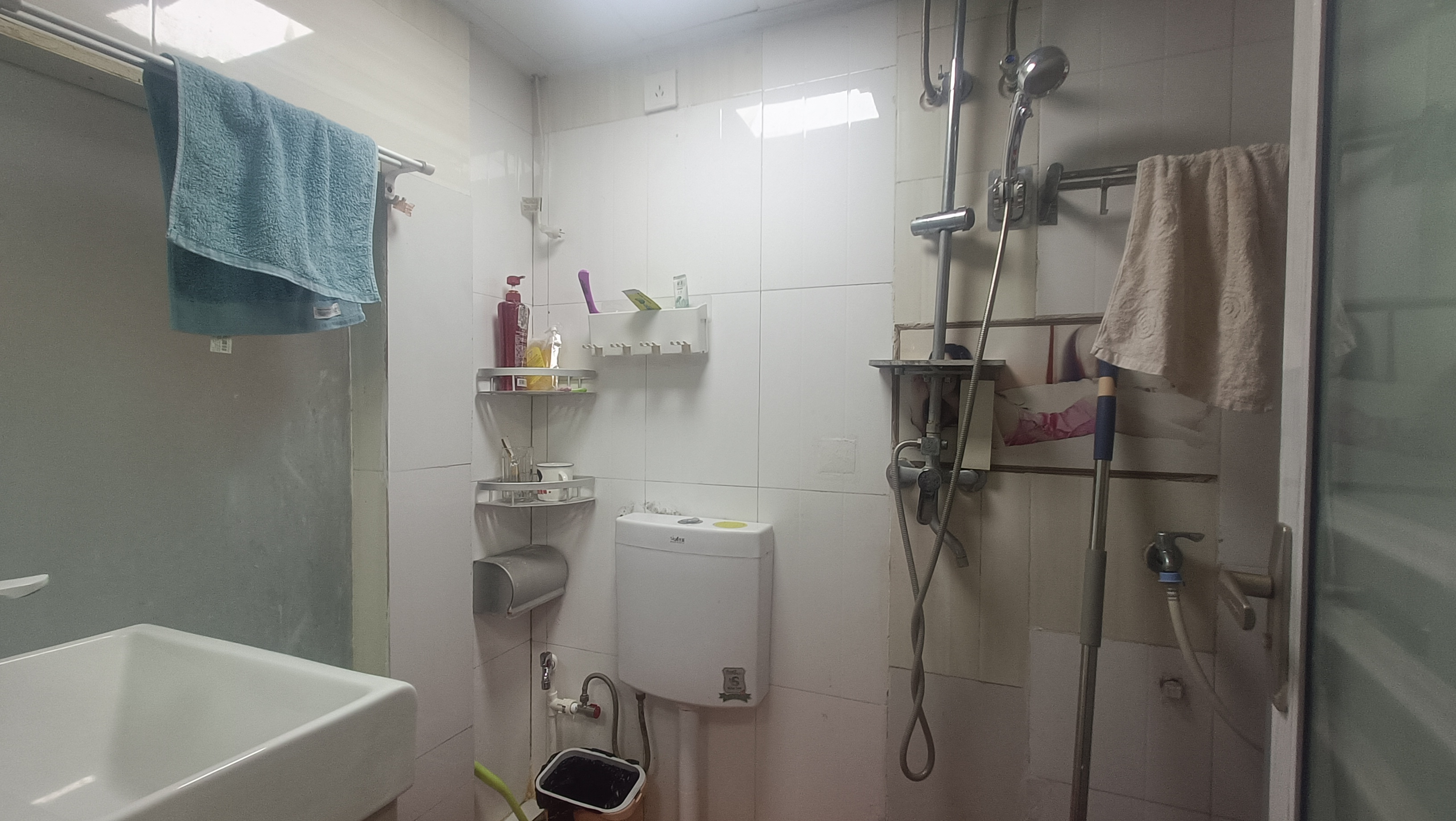 天成银座  3室2厅2卫    48.8万 天成银座  3室2厅2卫    48.8万客厅