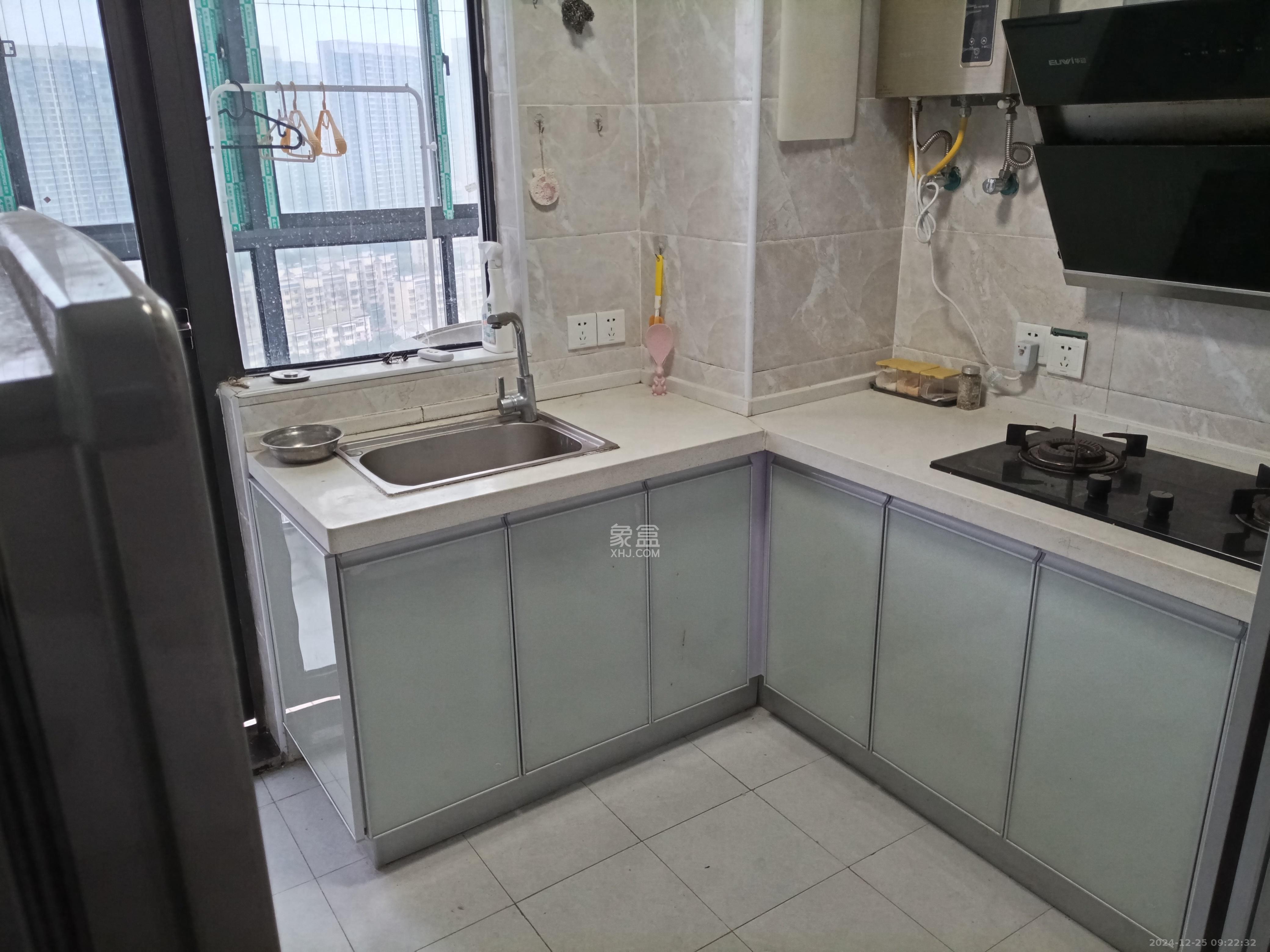 兴威帕克水岸  3室2厅2卫    2500.0元/月室内图