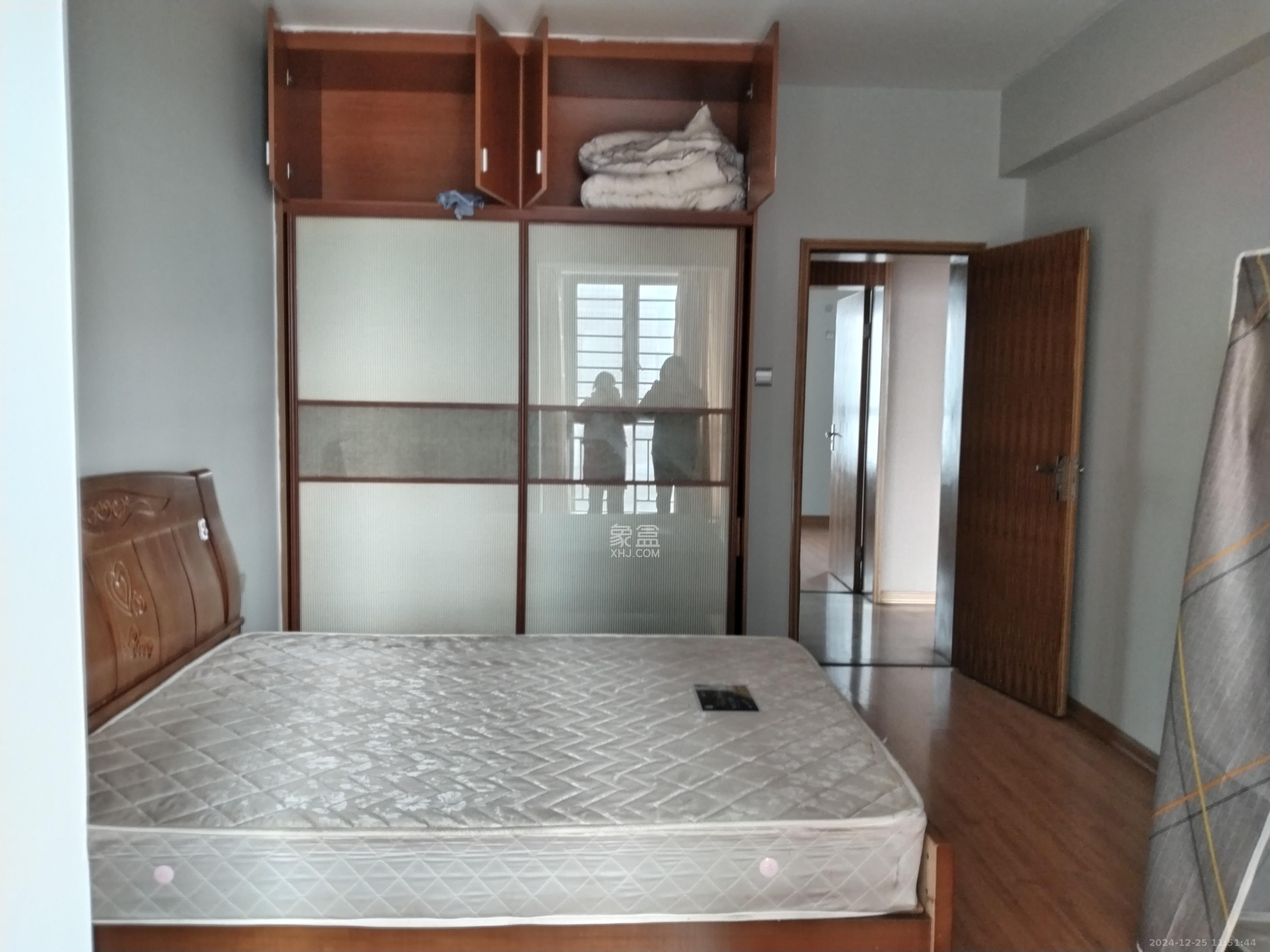 桐荫里社区 3室2厅2卫 5200.0元/月 桐荫里社区 3室2厅2卫 5200.0元/月室内图