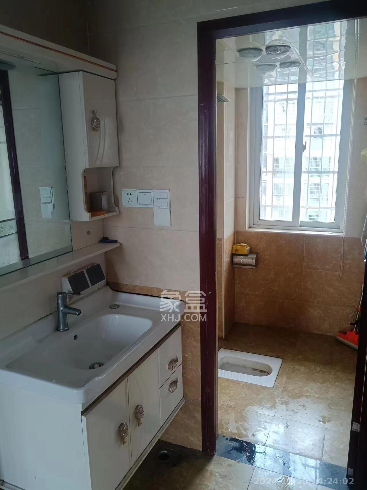 光明城市(星辰青年城) 4室2厅1卫 2100.0元/月 光明城市(星辰青年城) 4室2厅1卫 2100.0元/月室内图