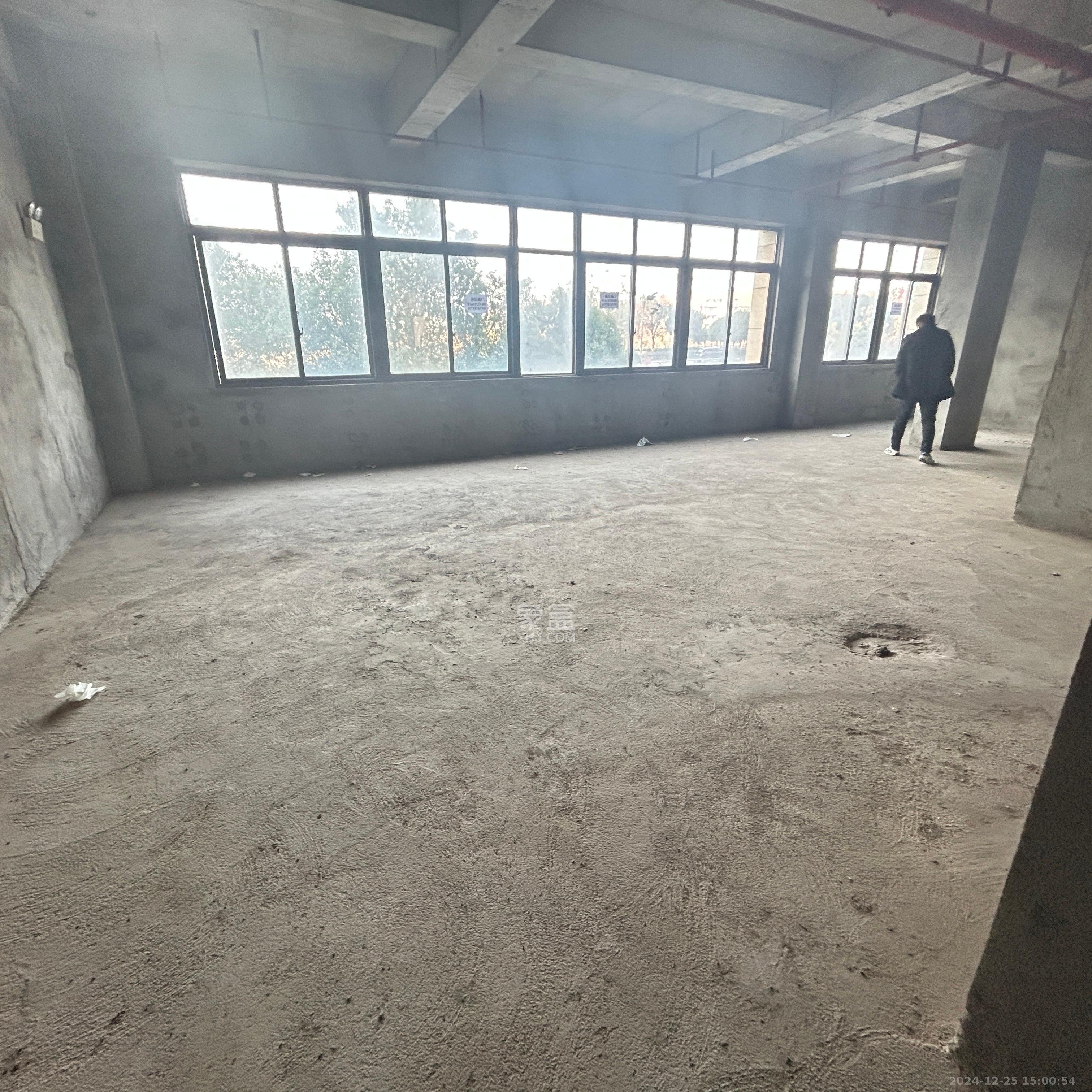 东方美地   284.0㎡      7000.0元/月室内图