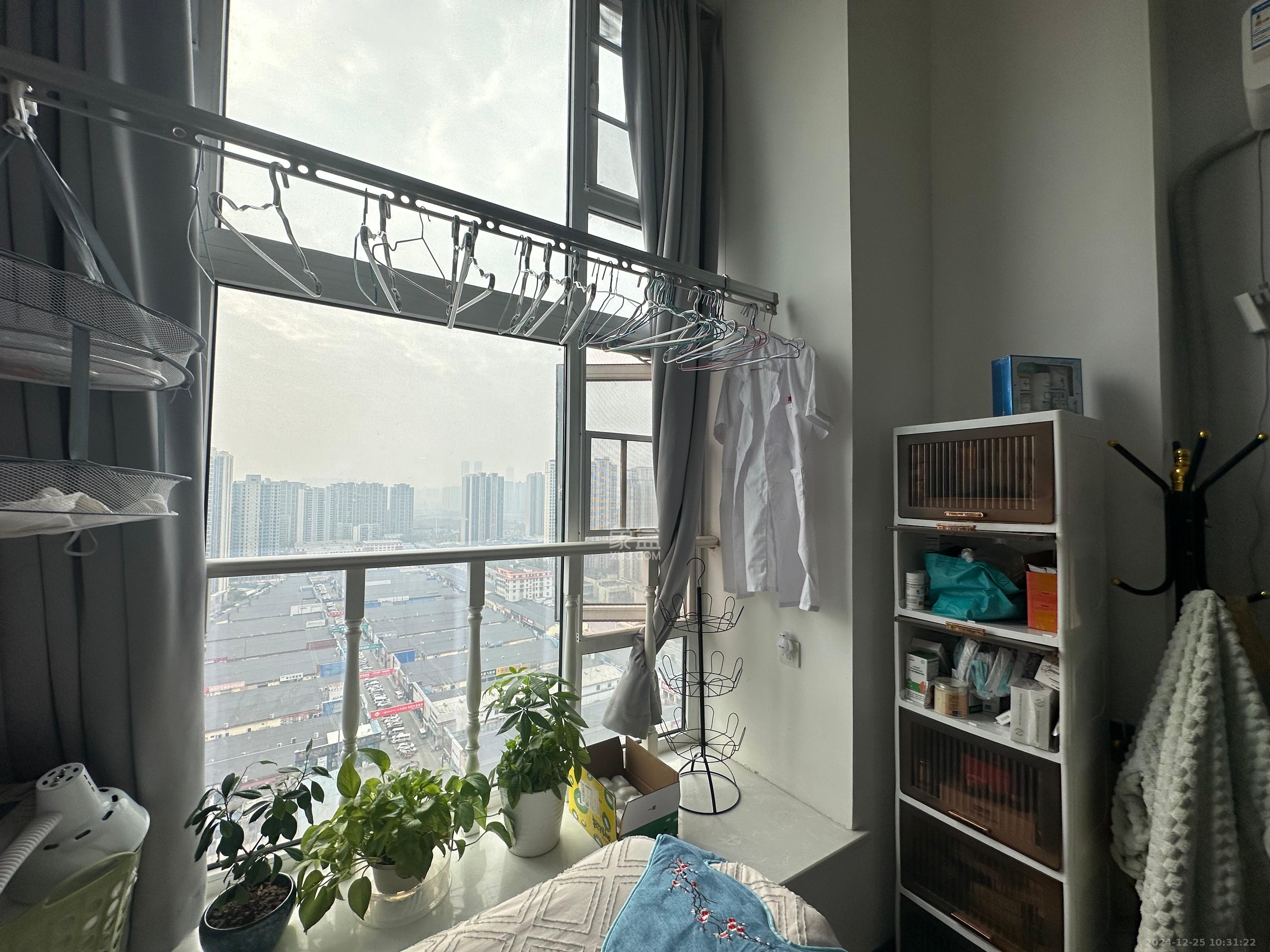 芙蓉万国城MOMA（卓越汇富苑）  1室0厅0卫   2500.00元/月室内图