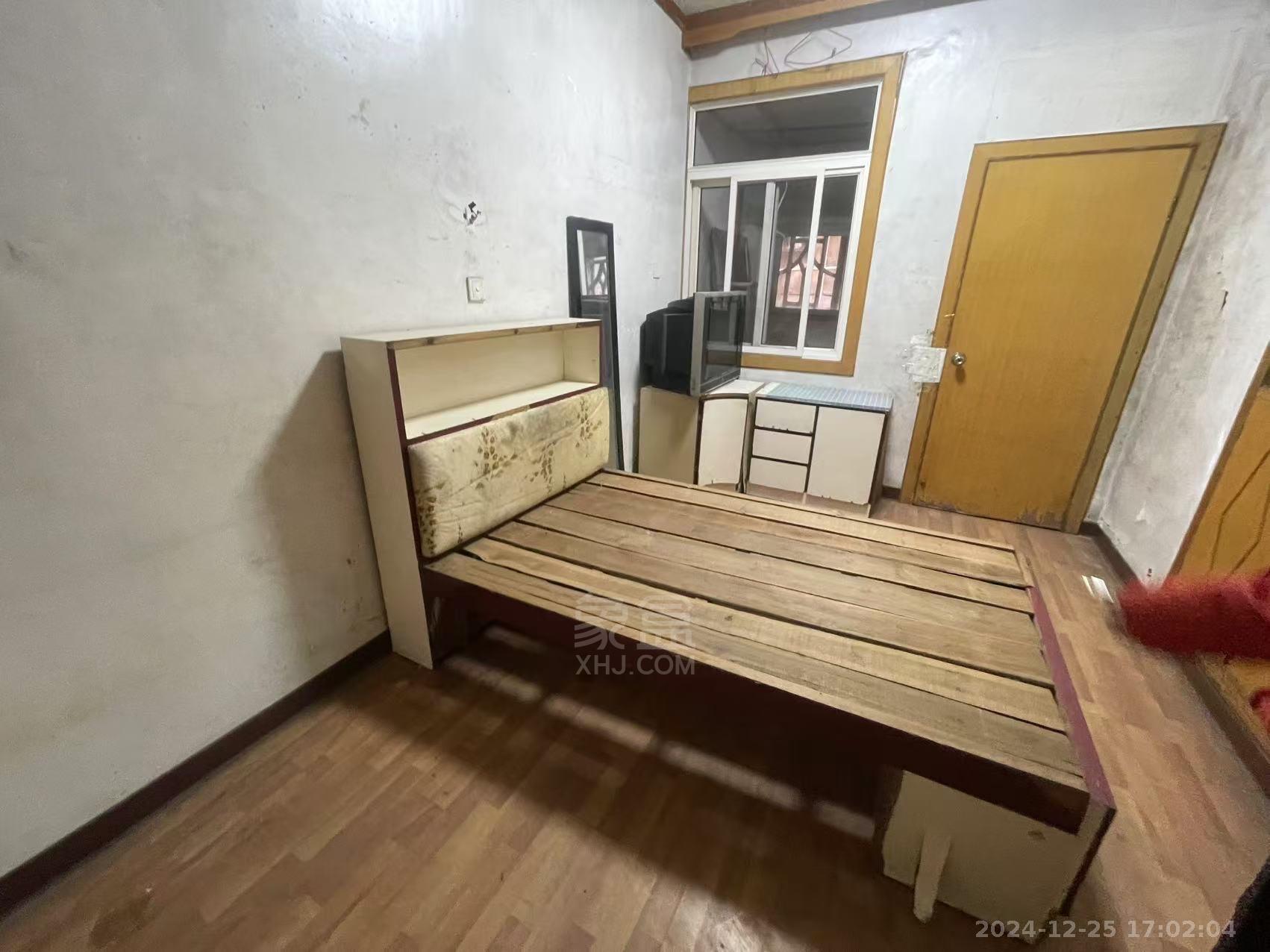 人民中路 2室1厅1卫 900.0元/月 人民中路 2室1厅1卫 900.0元/月室内图