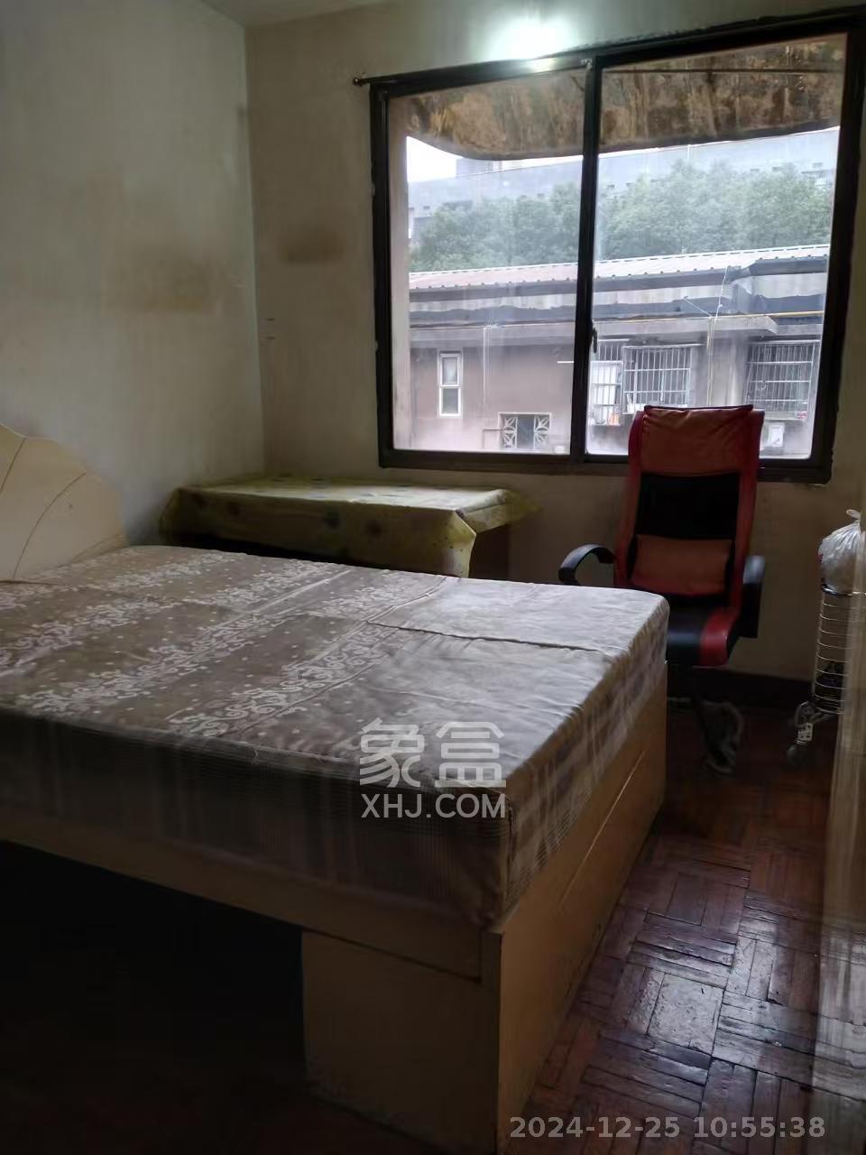 长监宿舍  3室1厅1卫    1600.0元/月 长监宿舍  3室1厅1卫    1600.0元/月室内图