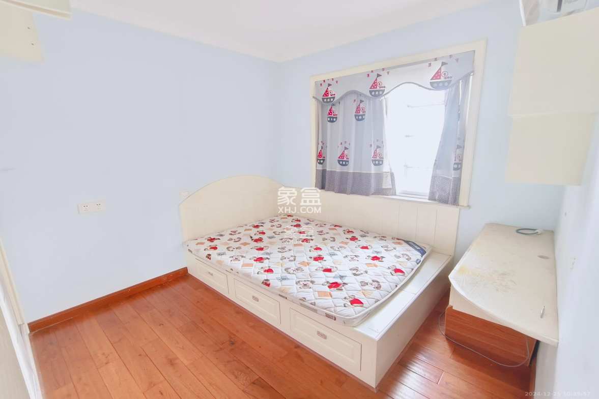 和润园一、二期  3室2厅2卫    2300.0元/月 和润园一、二期  3室2厅2卫    2300.0元/月室内图