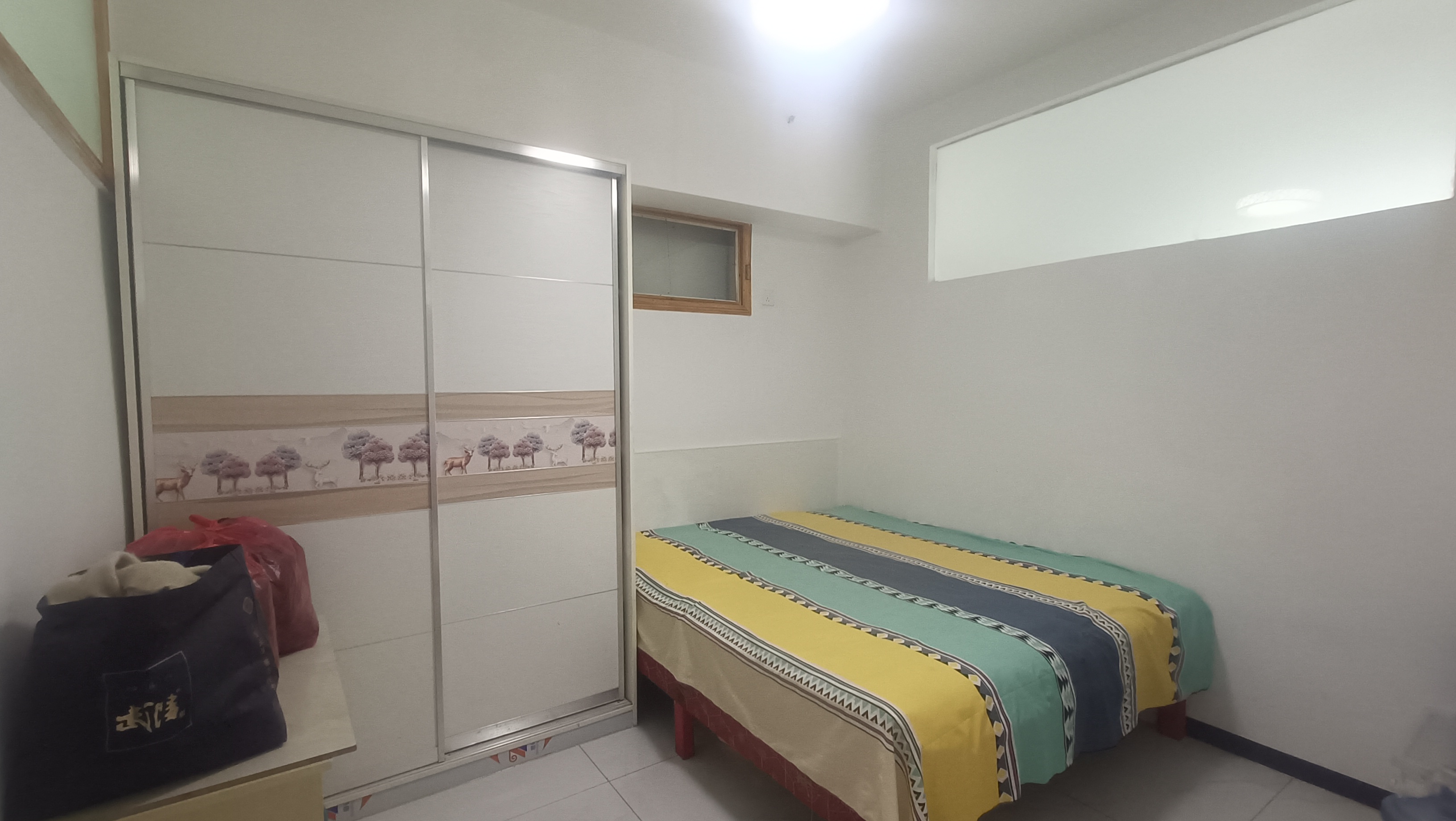 天成银座  3室1厅1卫    35.0万 天成银座  3室1厅1卫    35.0万客厅