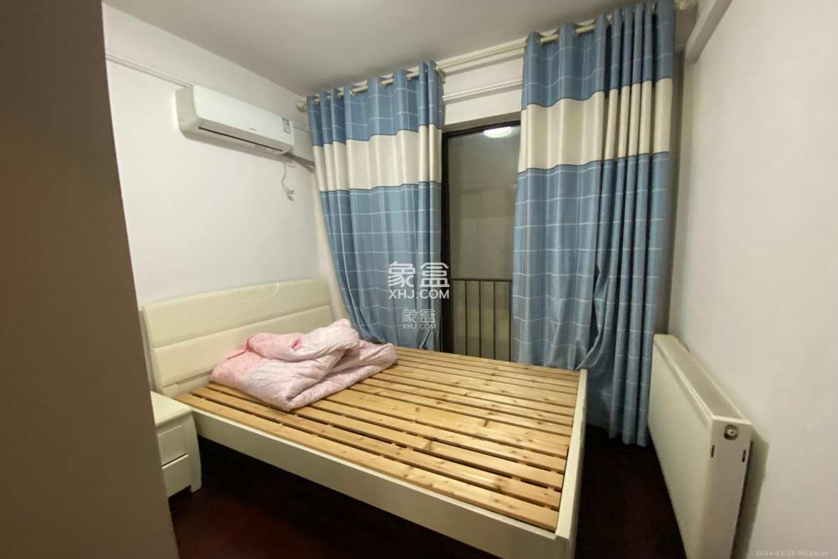 中海国际三期  3室2厅2卫    2500.0元/月 中海国际三期  3室2厅2卫    2500.0元/月室内图