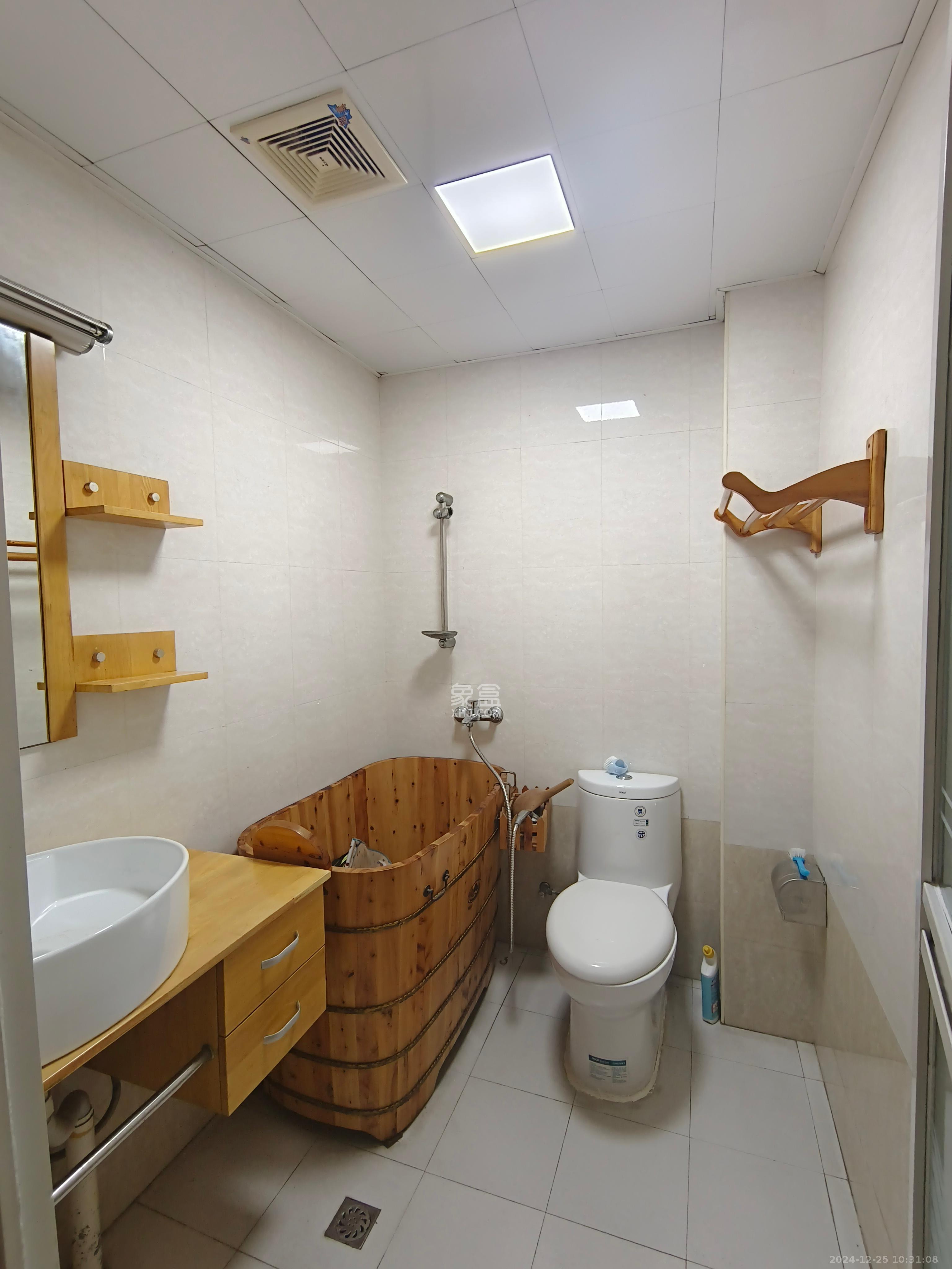 紫薇苑  3室2厅2卫    2300.0元/月室内图