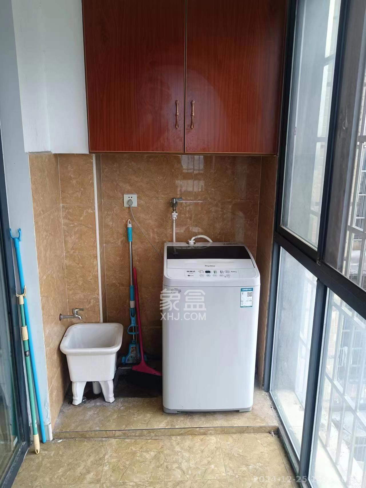 光明城市(星辰青年城) 4室2厅1卫 2100.0元/月 光明城市(星辰青年城) 4室2厅1卫 2100.0元/月室内图