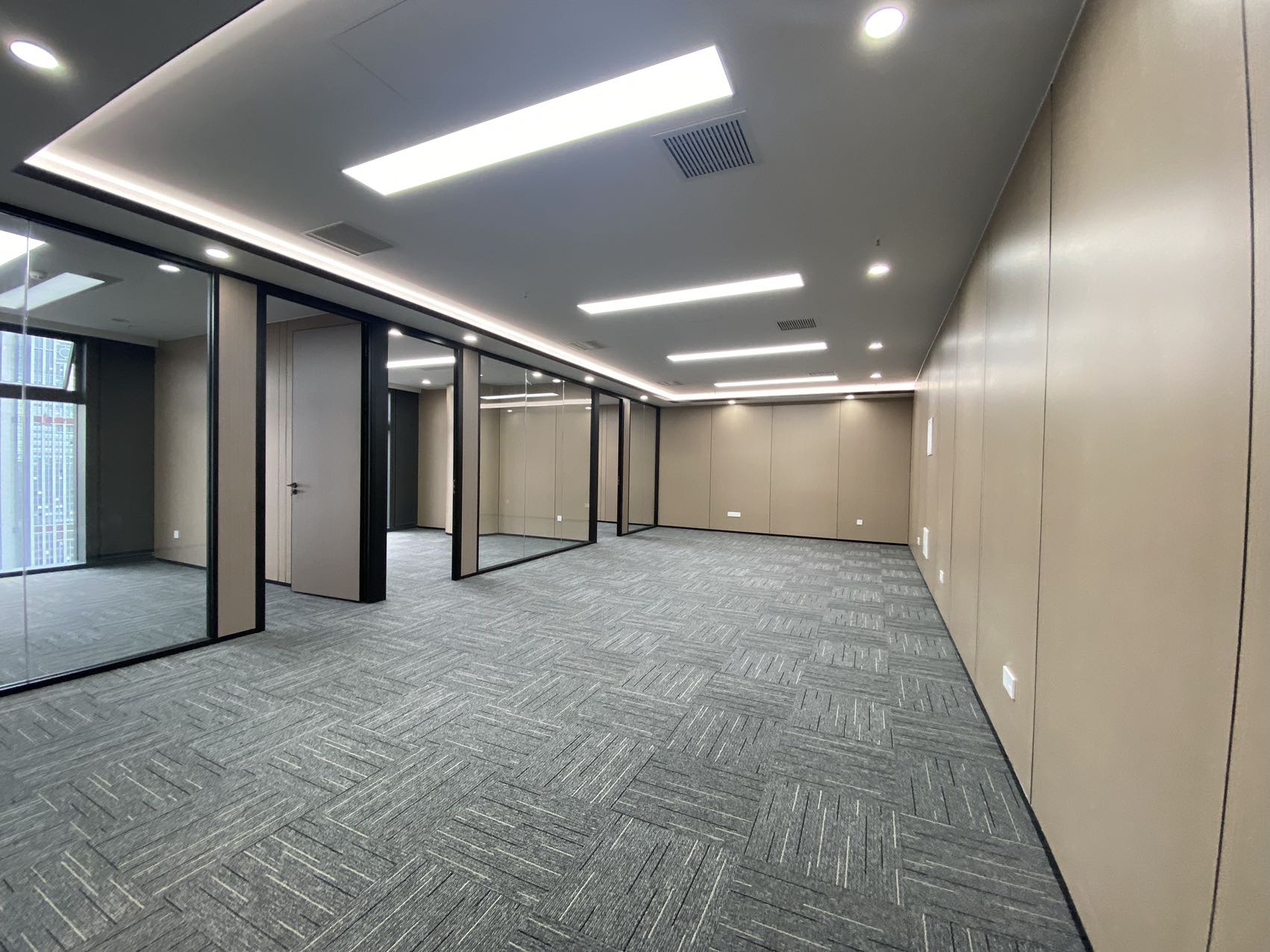华润大厦   189.66㎡     21800.00元/月室内图
