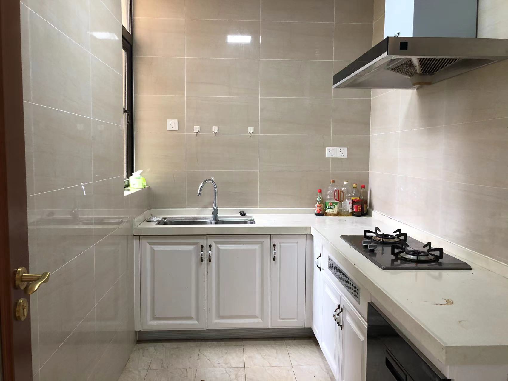 恒大悦龙府 5室3厅3卫 9000.0元/月 恒大悦龙府 5室3厅3卫 9000.0元/月室内图