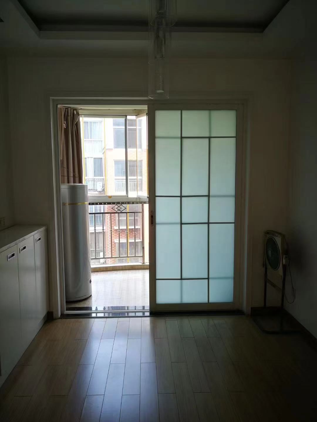 都市村庄 3室2厅2卫 1600.0元/月 都市村庄 3室2厅2卫 1600.0元/月室内图