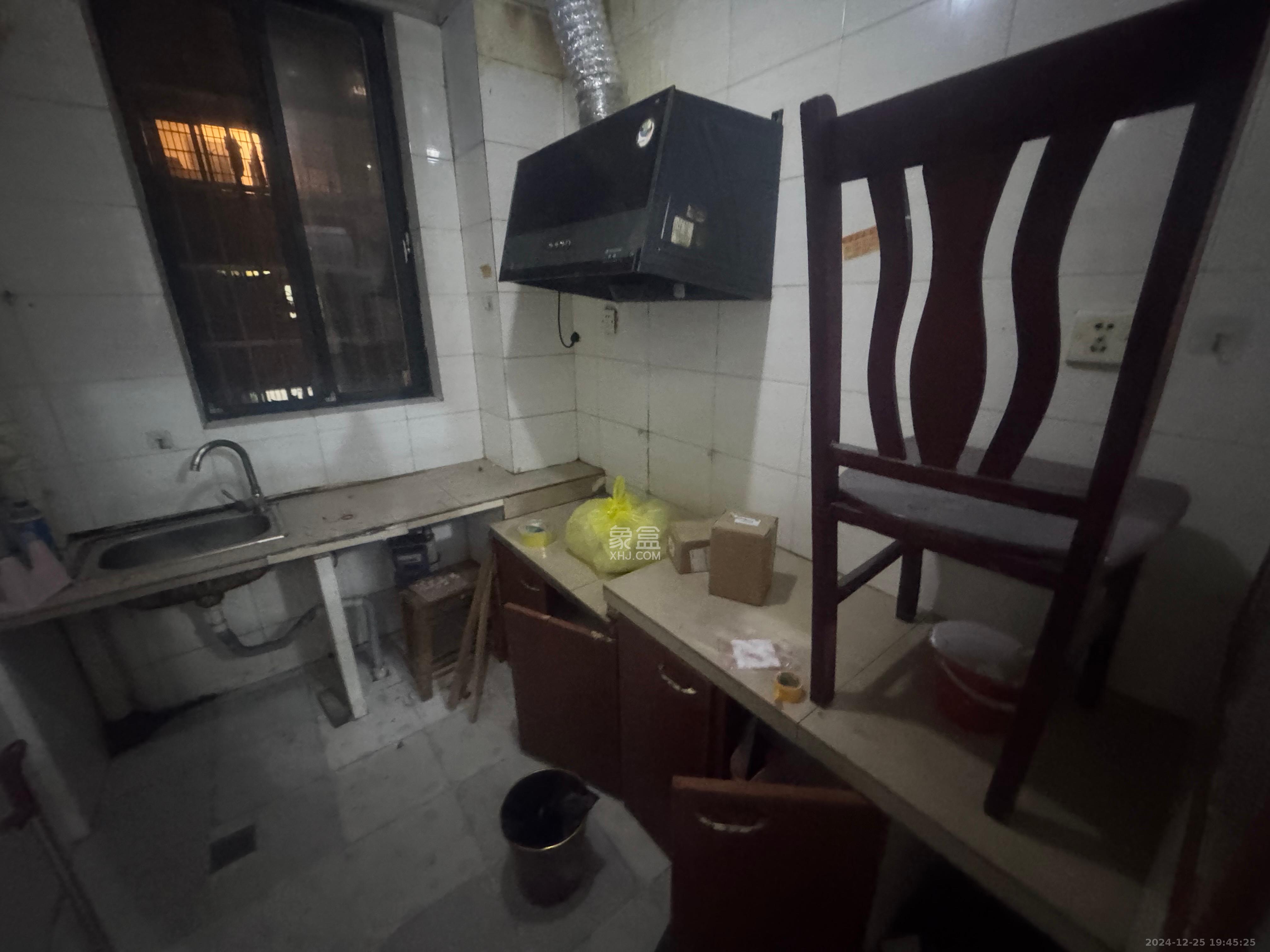 东屯安置小区 2室1厅1卫 1500.0元/月 东屯安置小区 2室1厅1卫 1500.0元/月室内图