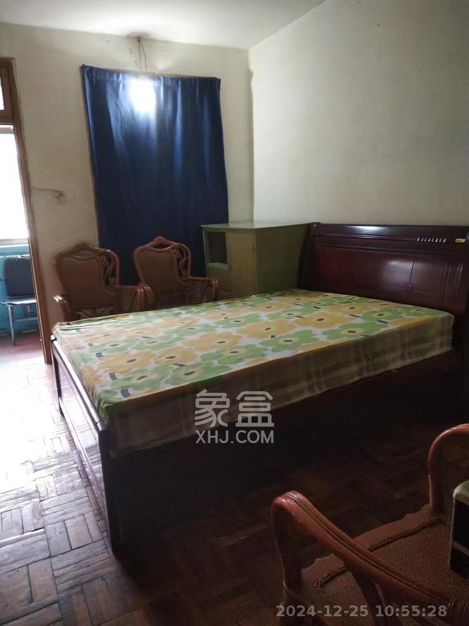 长监宿舍  3室1厅1卫    1600.0元/月 长监宿舍  3室1厅1卫    1600.0元/月室内图