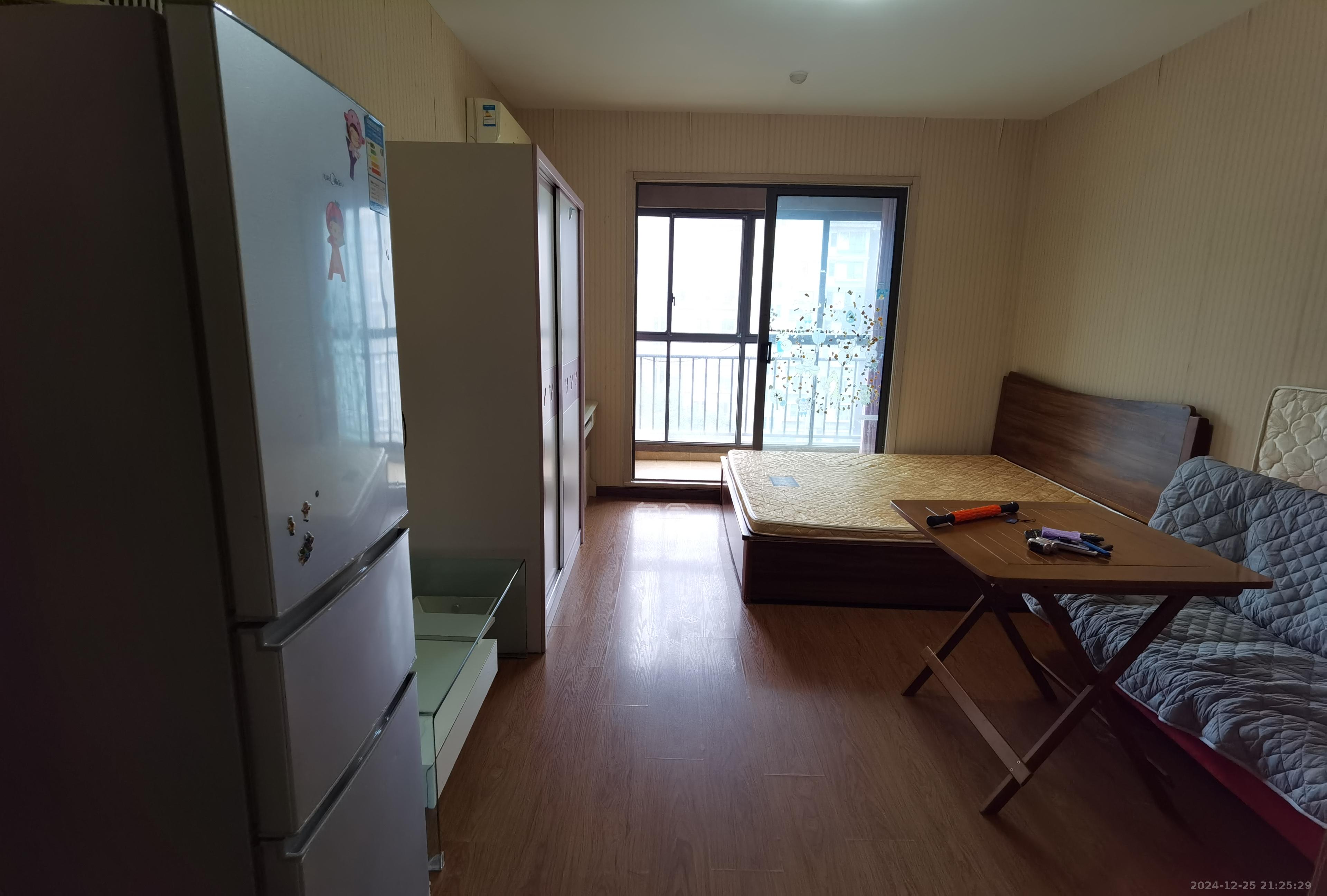 花漾年华(桂花园) 1室1厅1卫 1200.0元/月 花漾年华(桂花园) 1室1厅1卫 1200.0元/月室内图