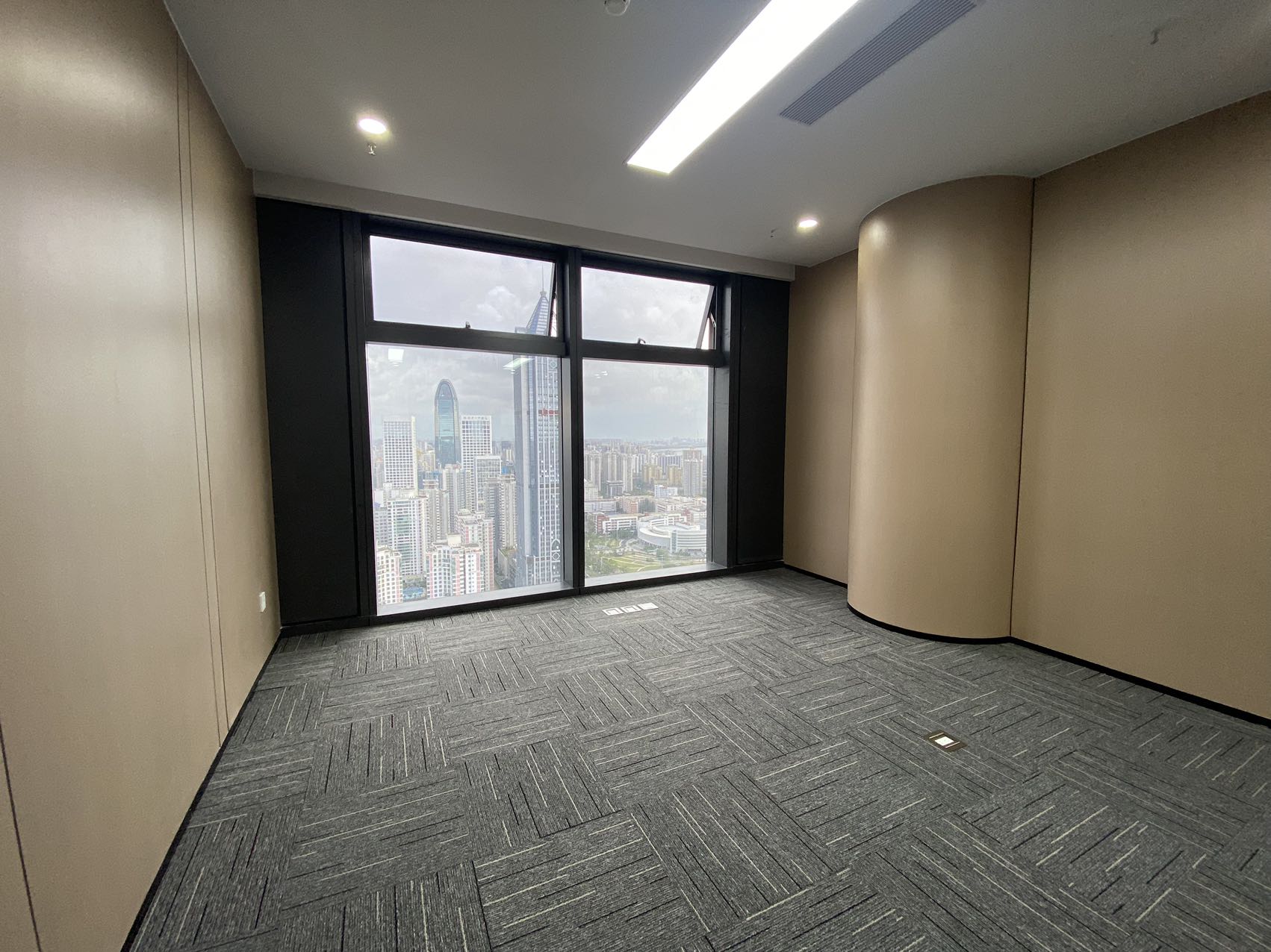 华润大厦   189.66㎡     21800.00元/月室内图