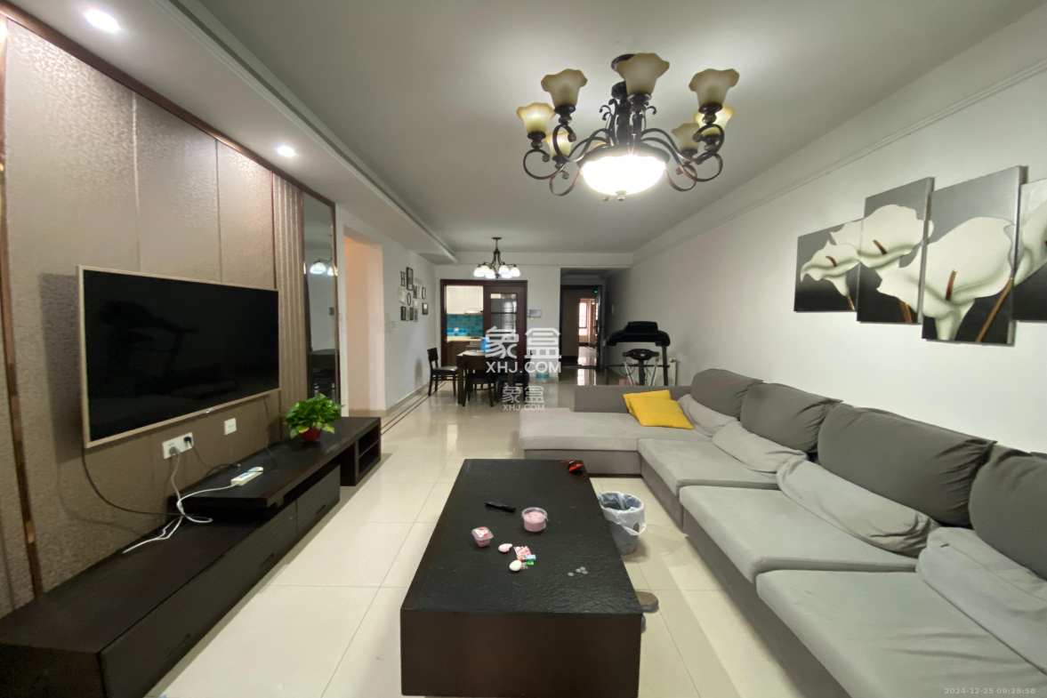 中海国际三期  3室2厅2卫    2500.0元/月 中海国际三期  3室2厅2卫    2500.0元/月室内图