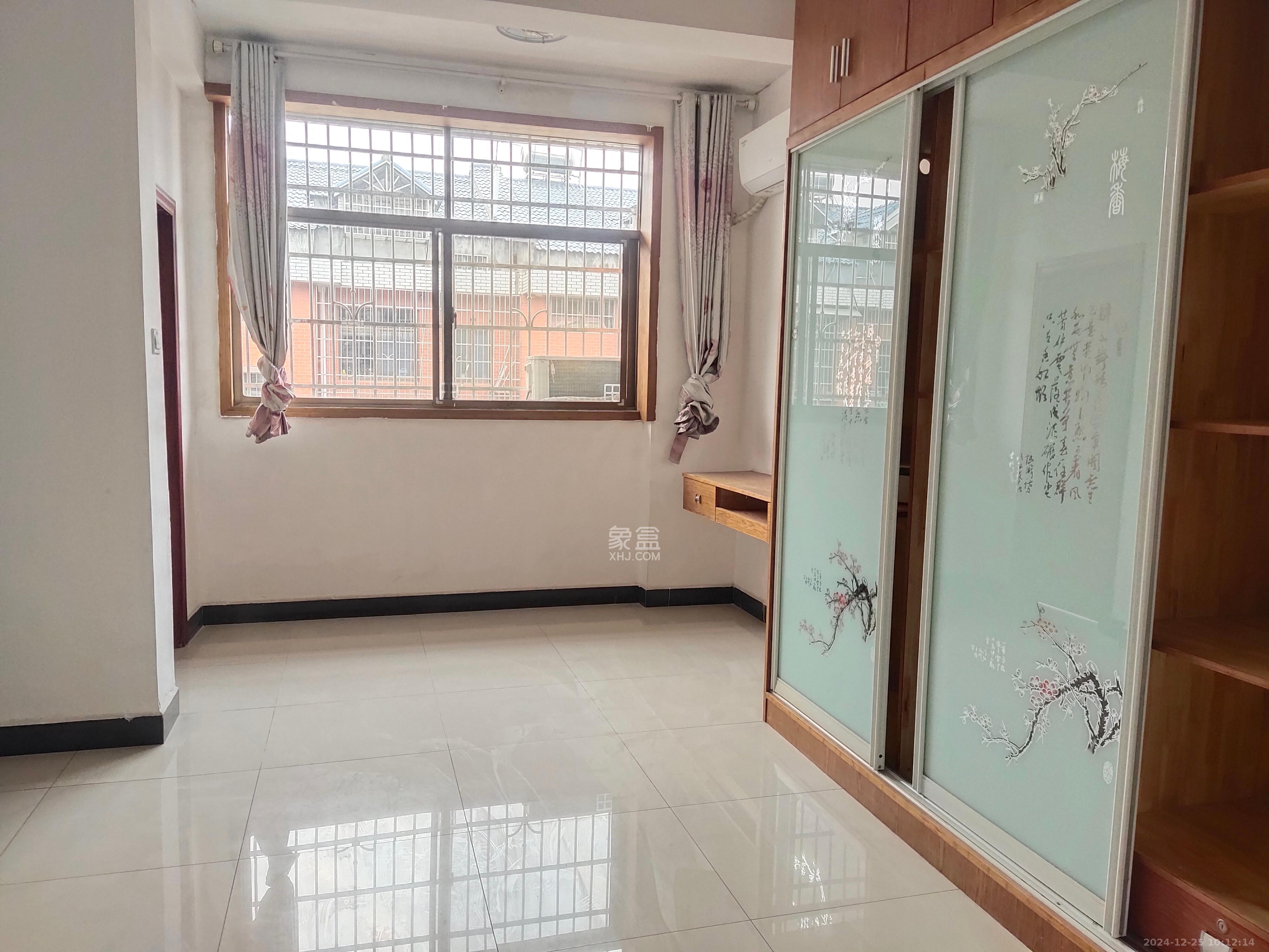 月湖安置小区(马栏山小区) 3室2厅1卫 1800.0元/月 月湖安置小区(马栏山小区) 3室2厅1卫 1800.0元/月室内图