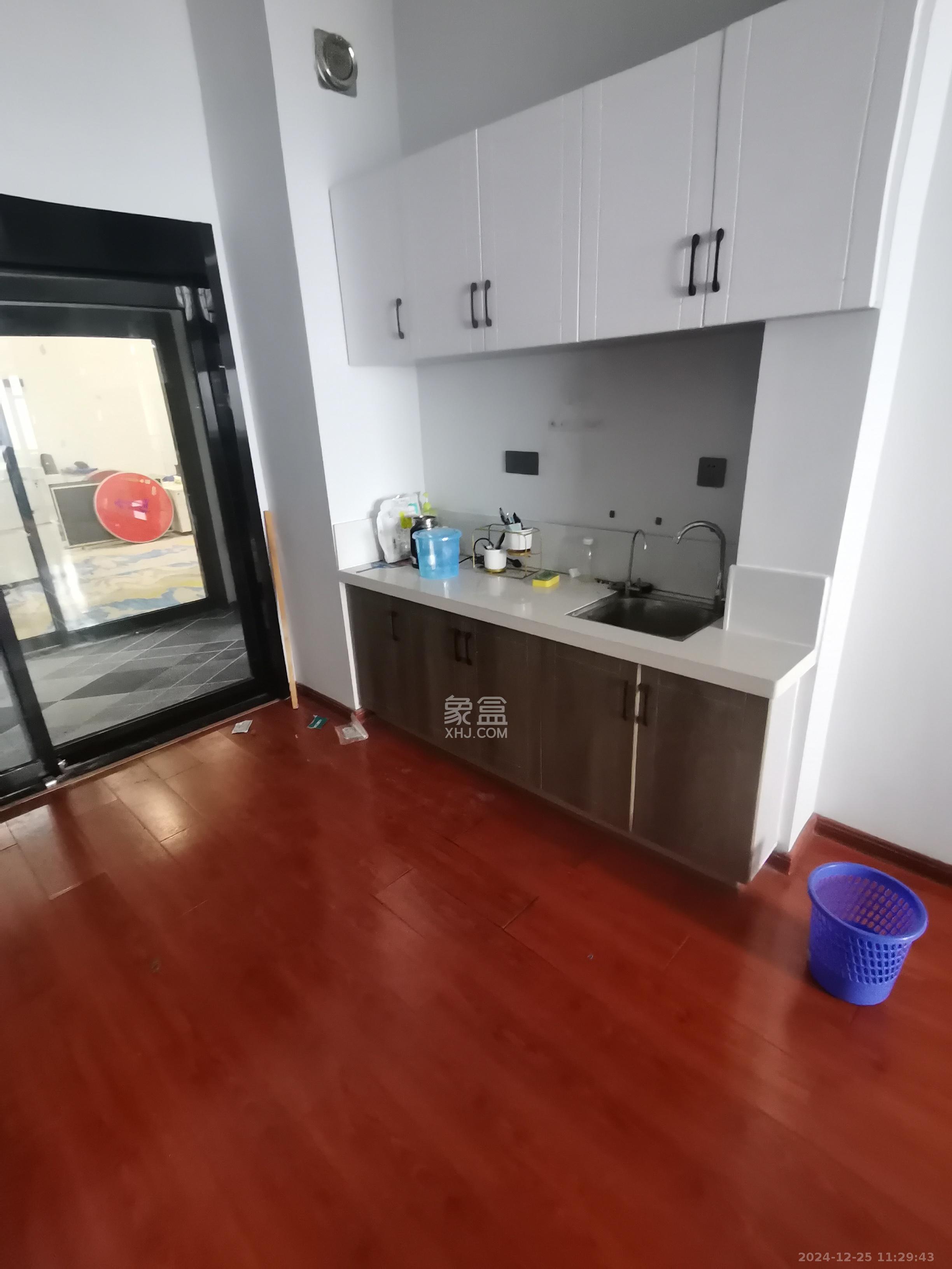 华润置地广场二期 1室0厅0卫 4600.0元/月 华润置地广场二期 1室0厅0卫 4600.0元/月室内图