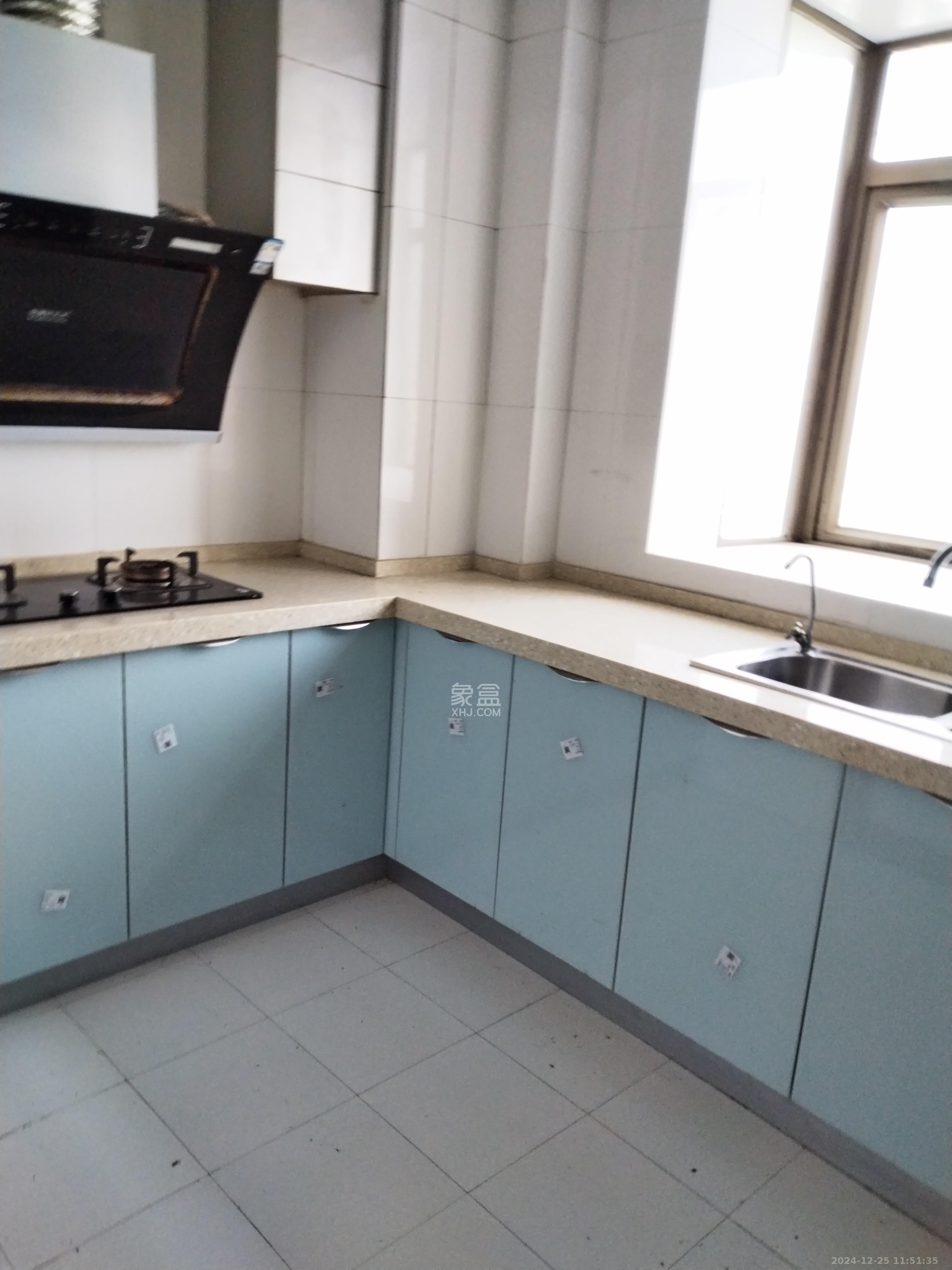 桐荫里社区 3室2厅2卫 5200.0元/月 桐荫里社区 3室2厅2卫 5200.0元/月室内图