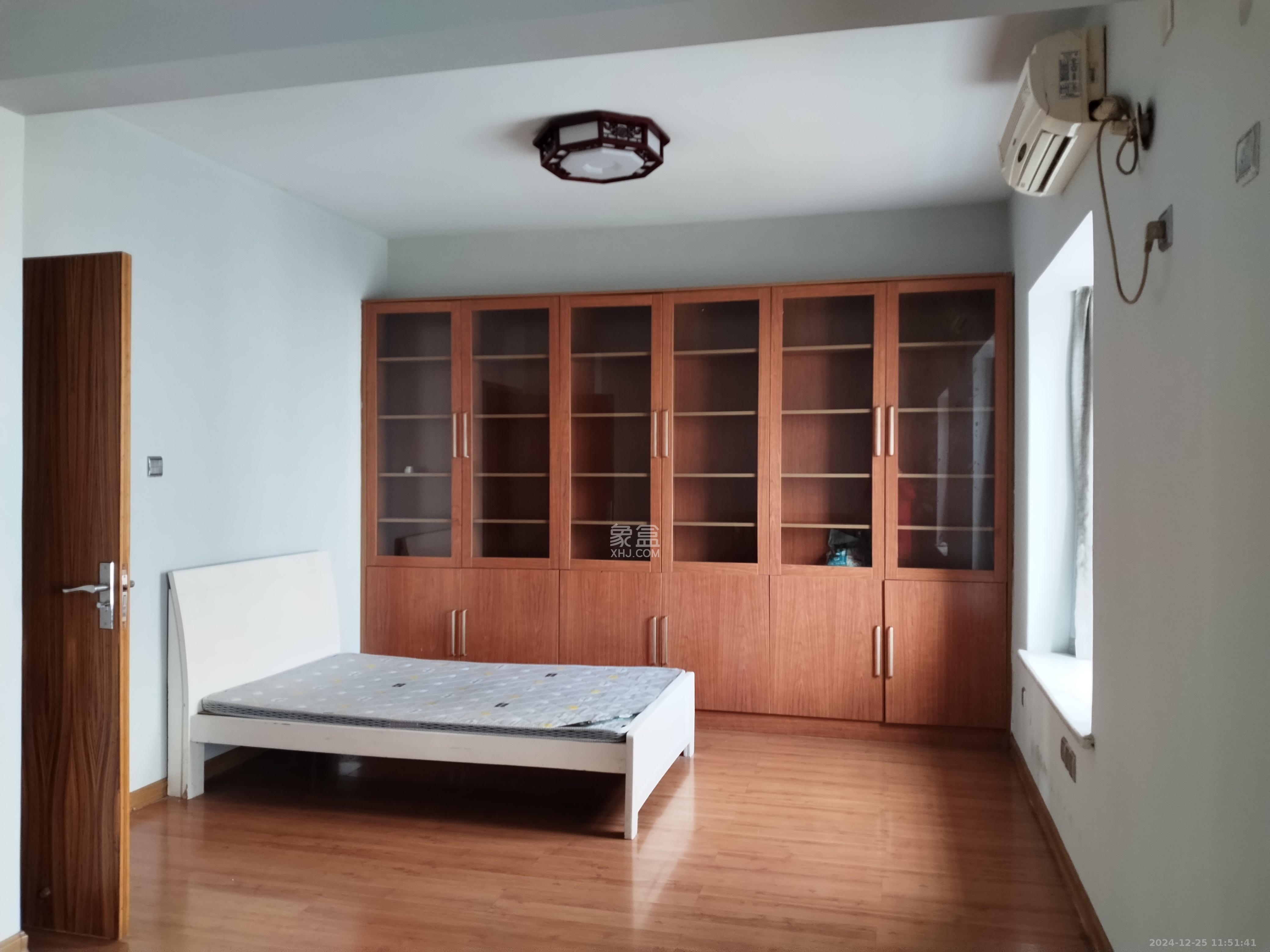 桐荫里社区 3室2厅2卫 5200.0元/月 桐荫里社区 3室2厅2卫 5200.0元/月室内图