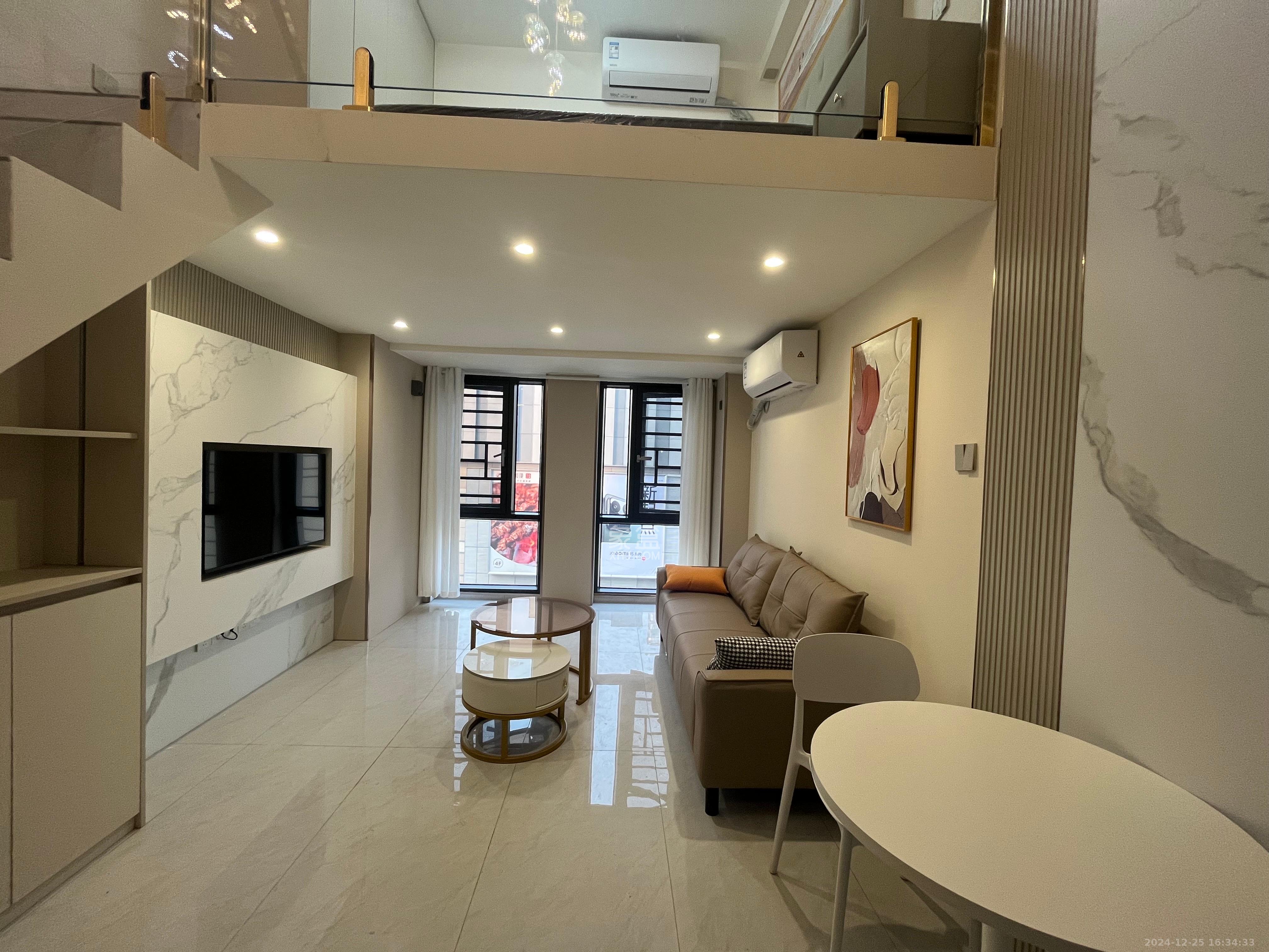 中交广场公寓  2室1厅1卫    2600.0元/月室内图