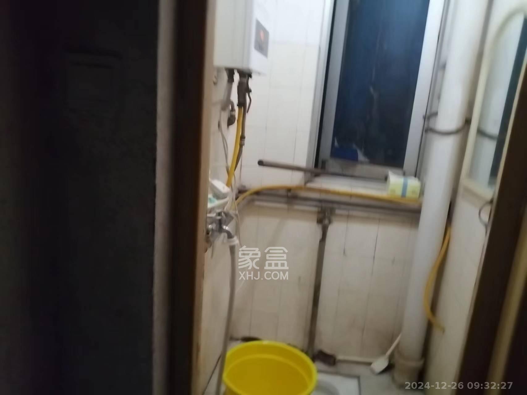 华顺大厦(芙蓉中路)  3室2厅1卫   1400.00元/月室内图