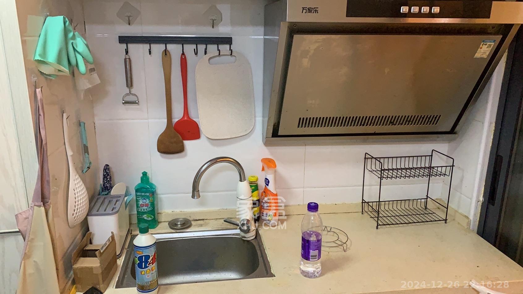 中建芙蓉嘉苑 1室1厅1卫 1200.0元/月 中建芙蓉嘉苑 1室1厅1卫 1200.0元/月室内图