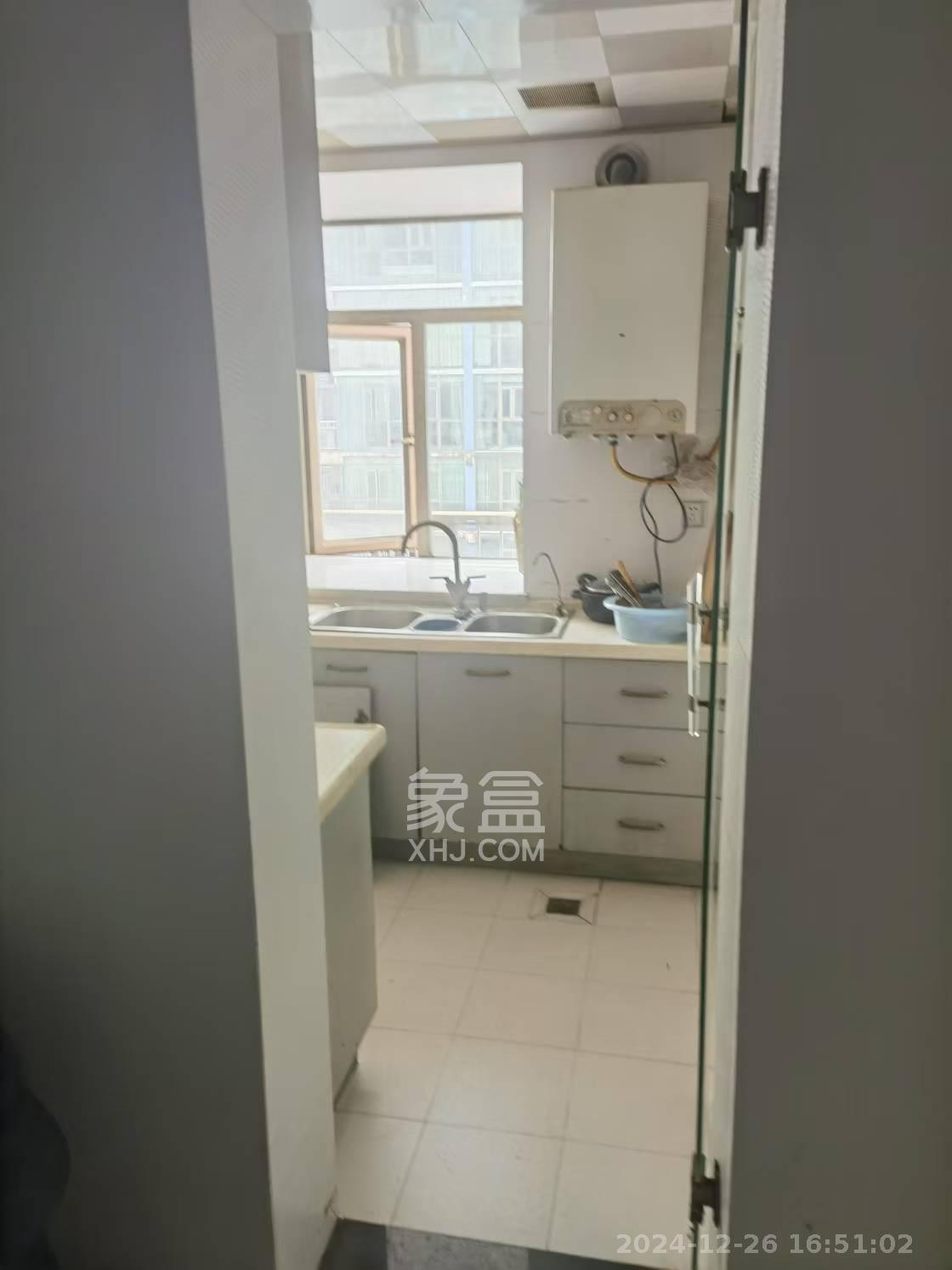 桐荫里社区  5室2厅2卫    6000.0元/月 桐荫里社区  5室2厅2卫    6000.0元/月室内图