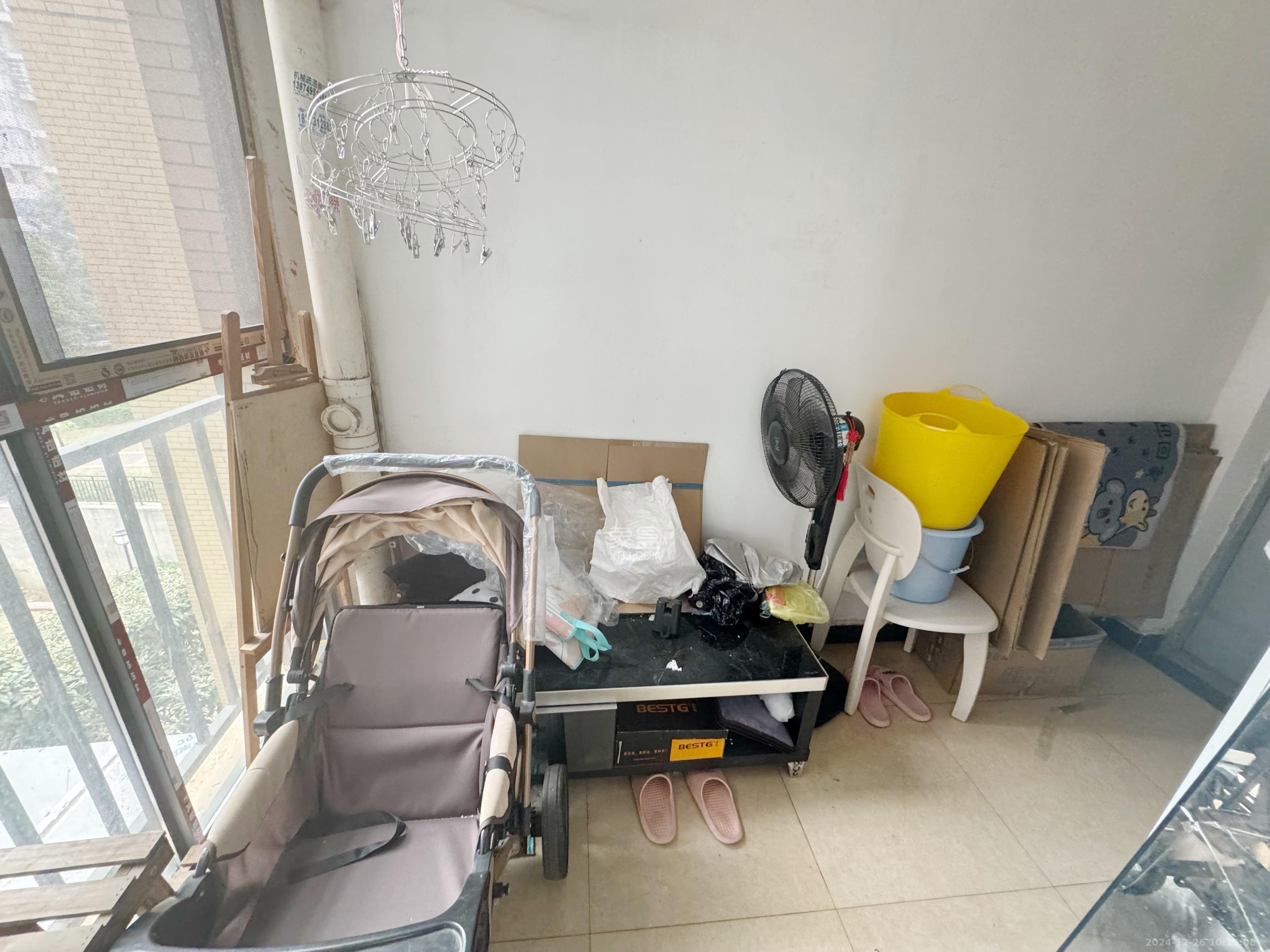 中国铁建国际城一期  3室2厅1卫    1400.0元/月 中国铁建国际城一期  3室2厅1卫    1400.0元/月室内图