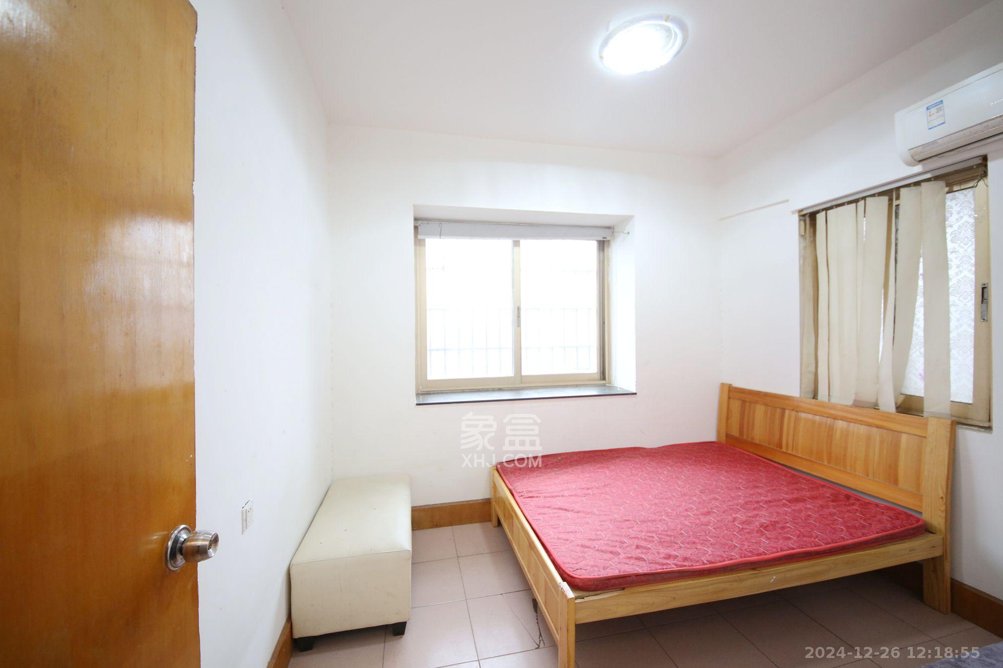 新富城 3室2厅2卫 2800.0元/月 新富城 3室2厅2卫 2800.0元/月室内图