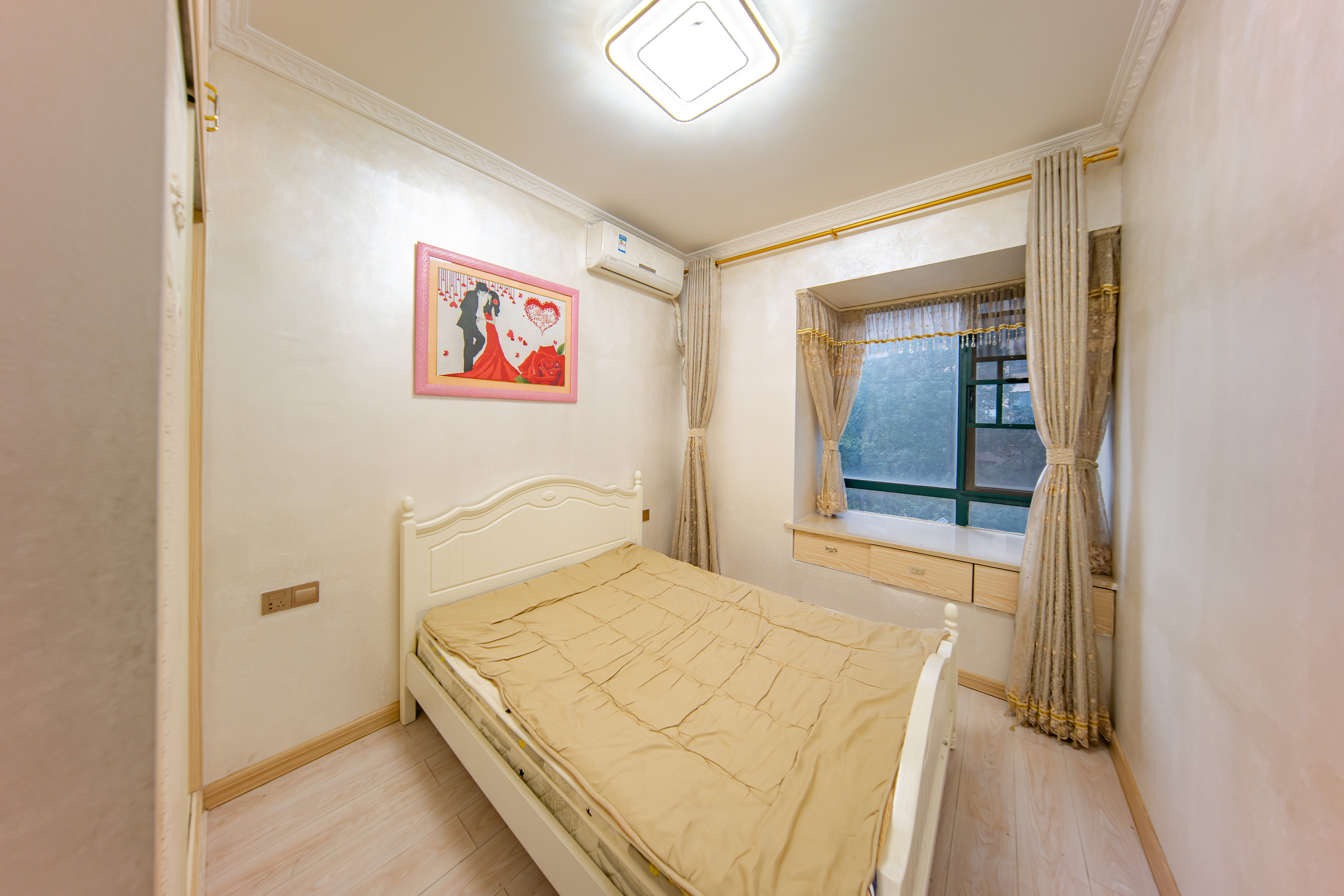 洋湖时代  3室2厅1卫    83.99万卧室