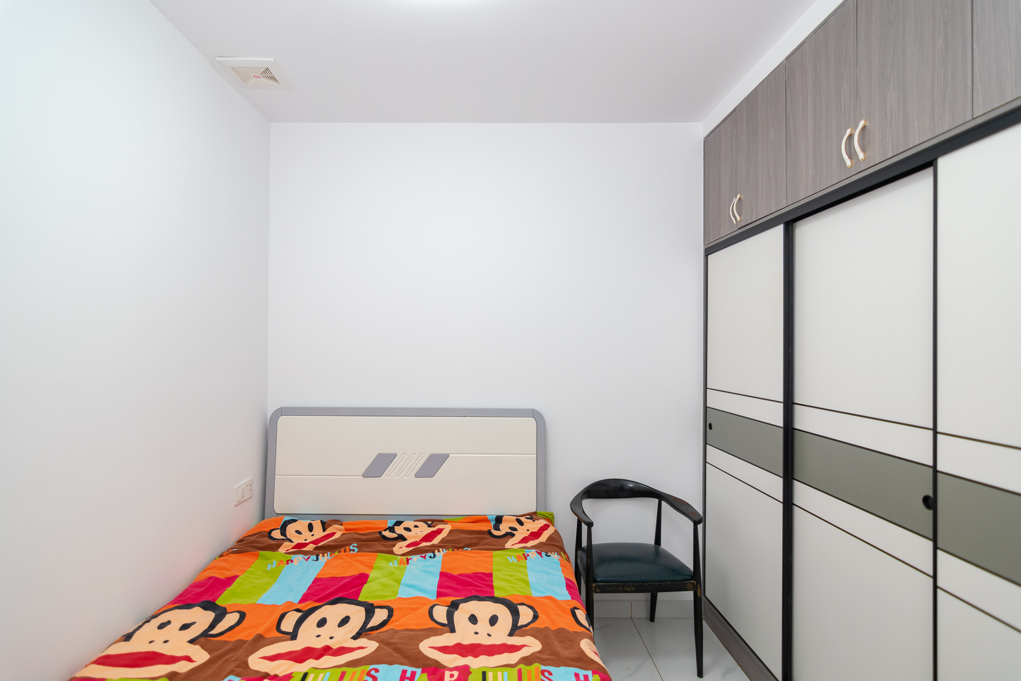 开利星空城市公馆  3室2厅1卫    39.0万 开利星空城市公馆  3室2厅1卫    39.0万卧室