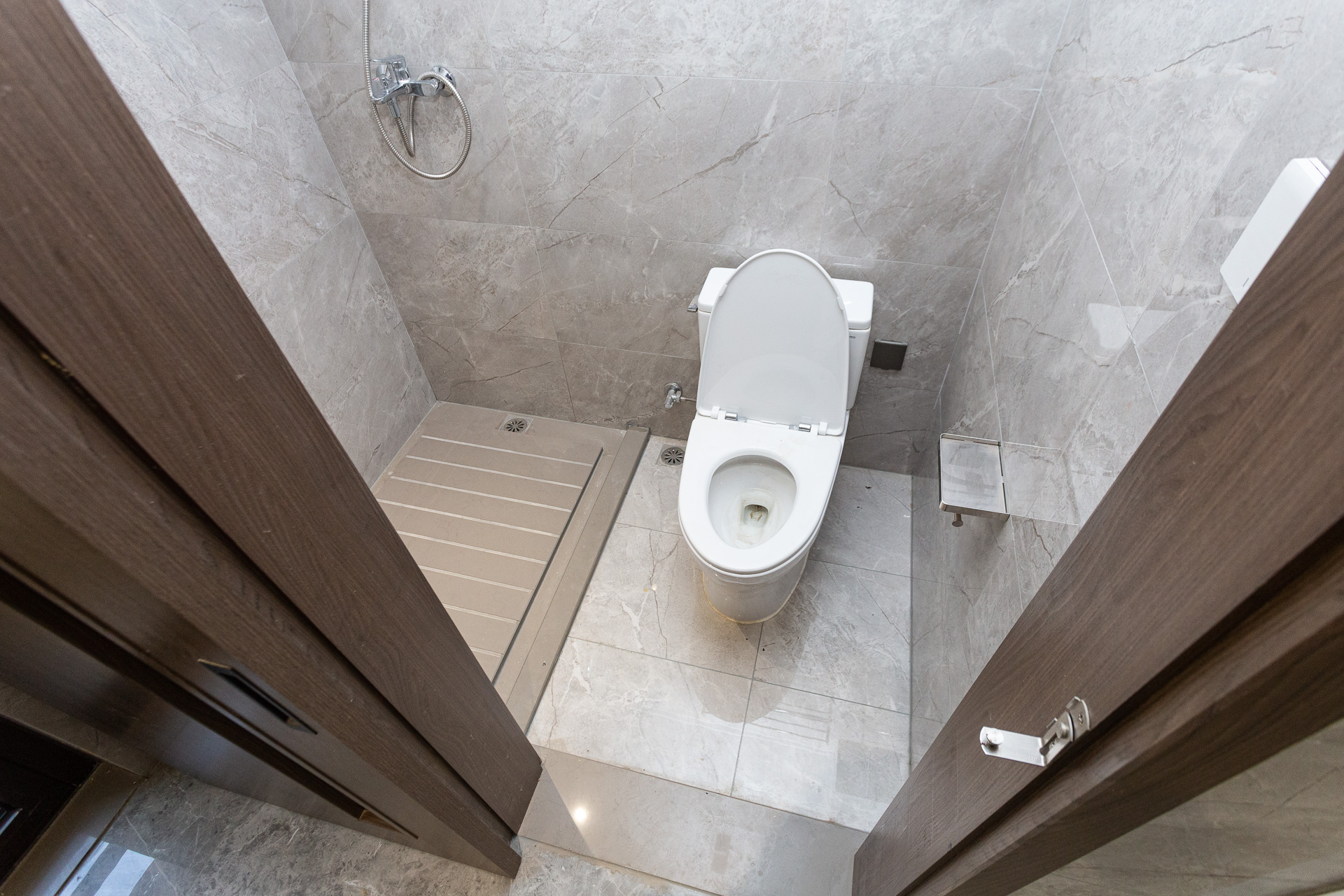 万科滨河道 4室2厅2卫 185.0万 万科滨河道 4室2厅2卫 185.0万卫生间