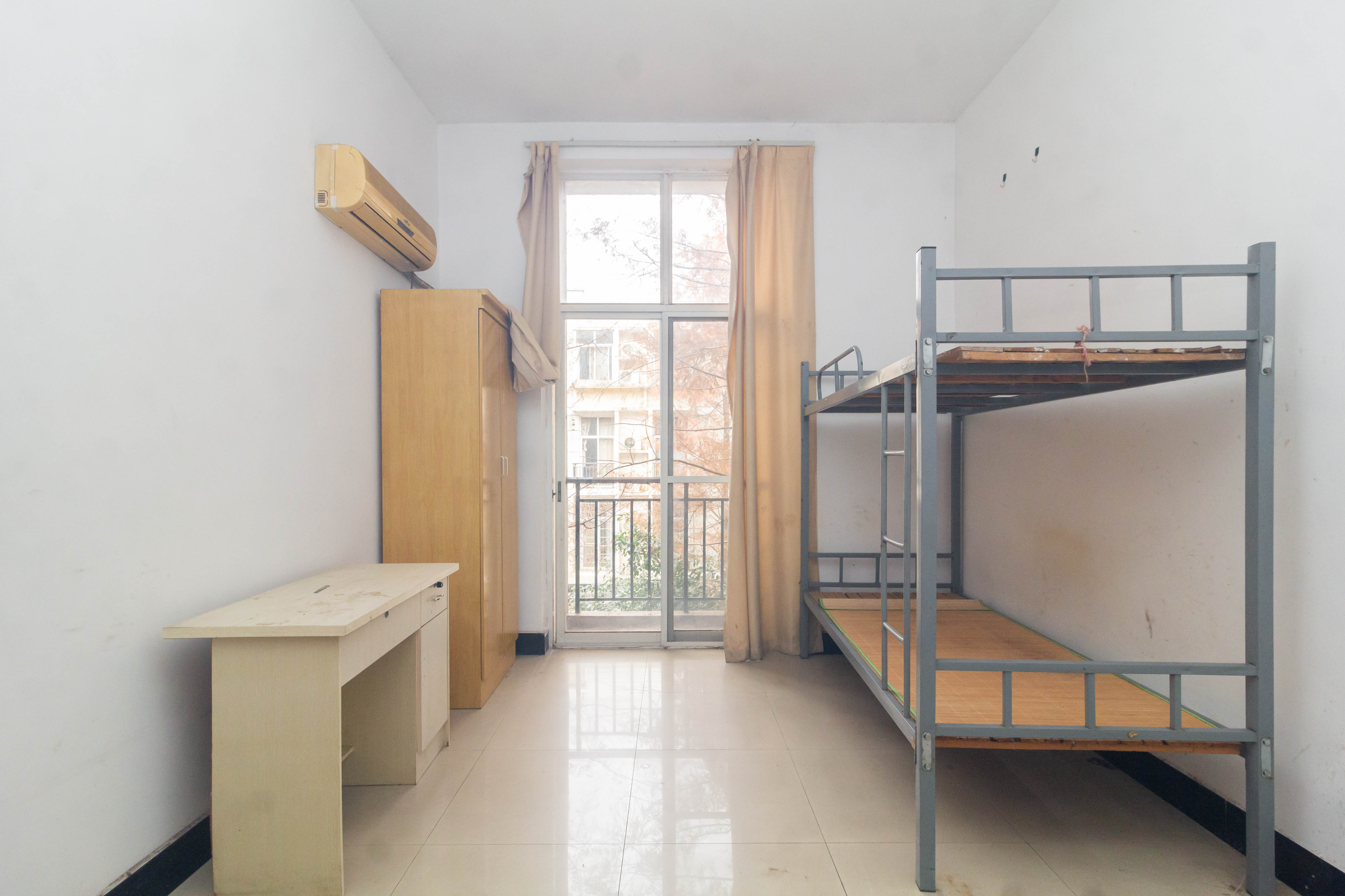 创业乐园 2室2厅1卫 22.0万 创业乐园 2室2厅1卫 22.0万卧室