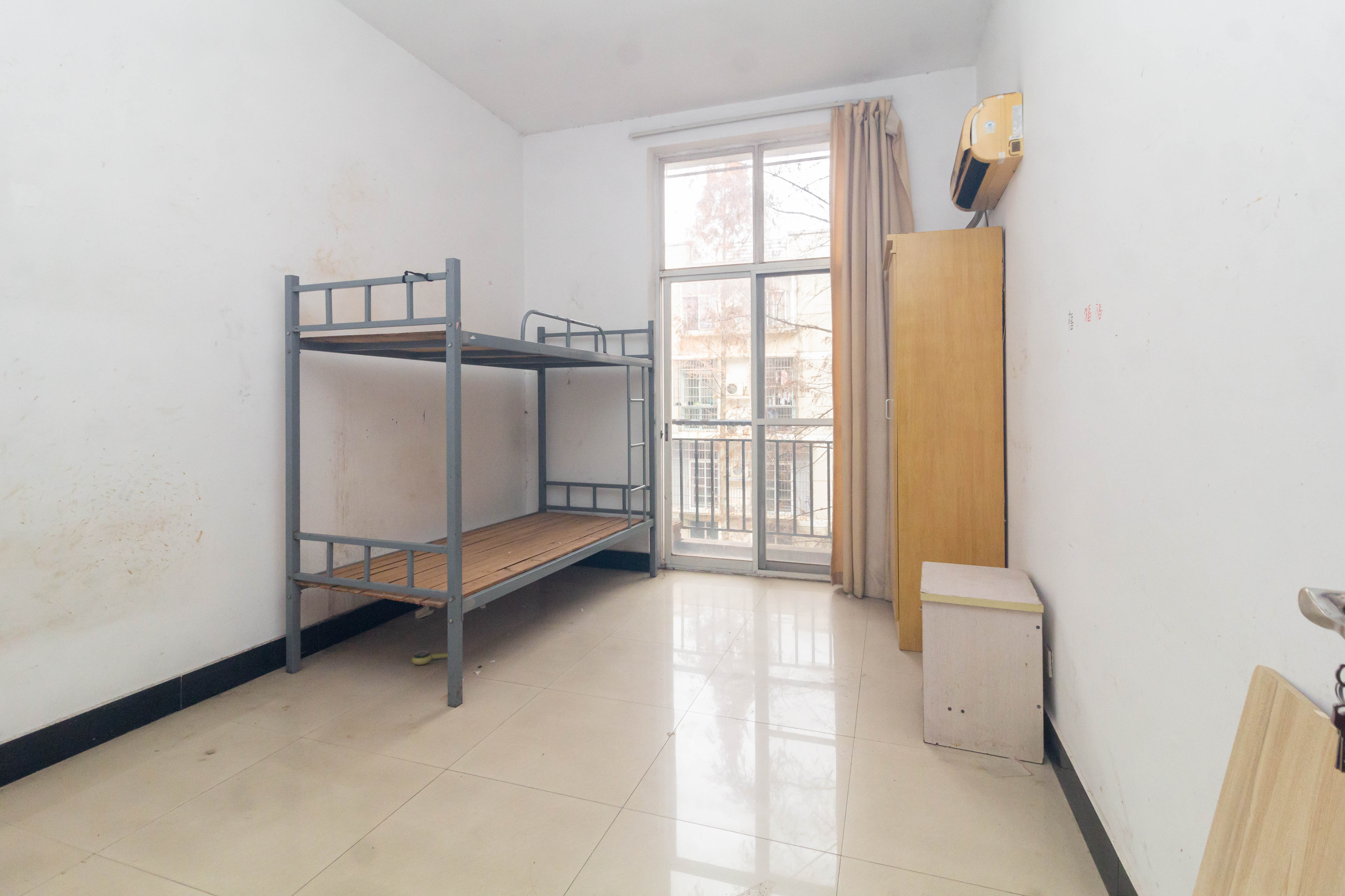 创业乐园 2室2厅1卫 22.0万 创业乐园 2室2厅1卫 22.0万卧室