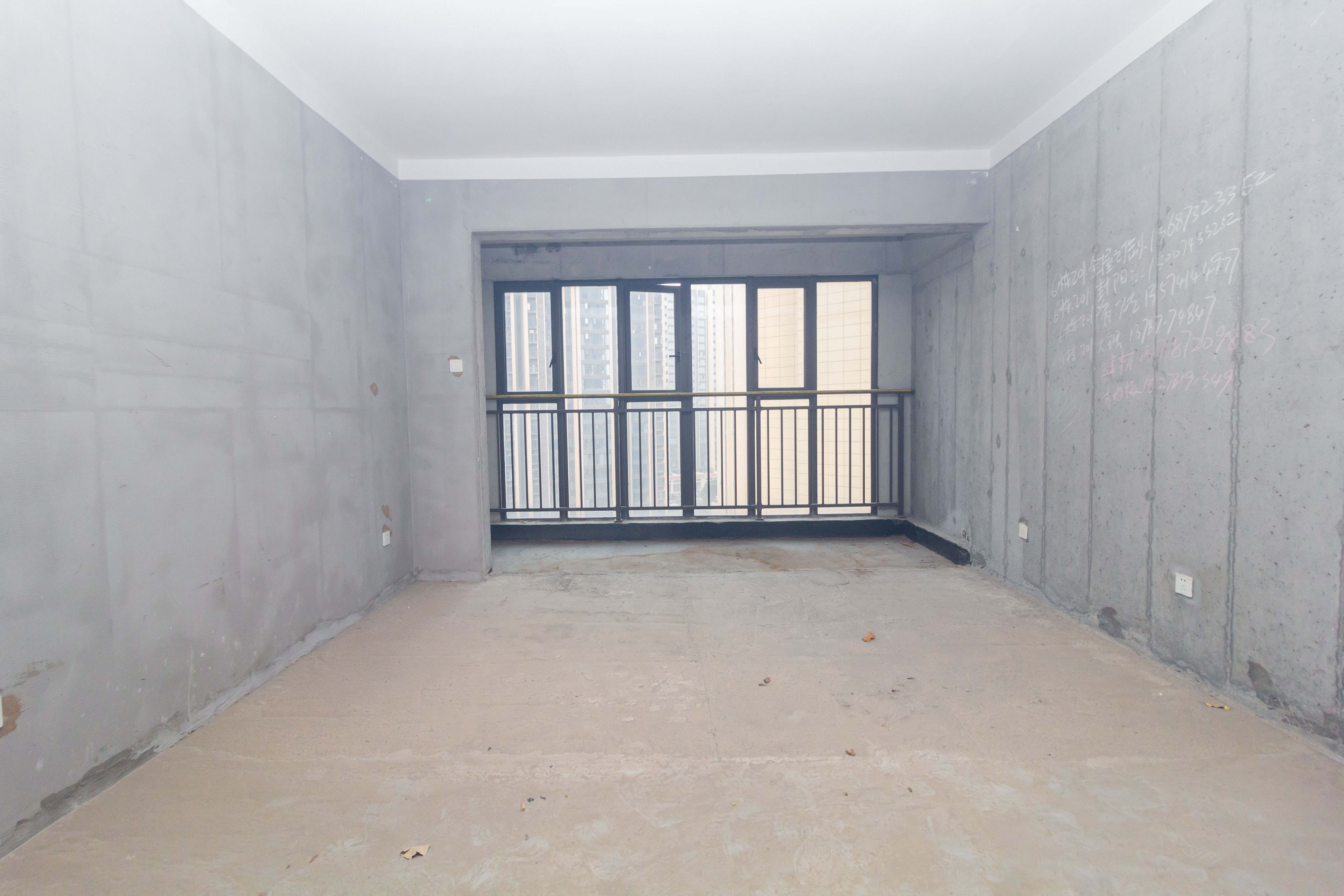 湘域芯城一期  3室2厅2卫    128.0万 湘域芯城一期  3室2厅2卫    128.0万