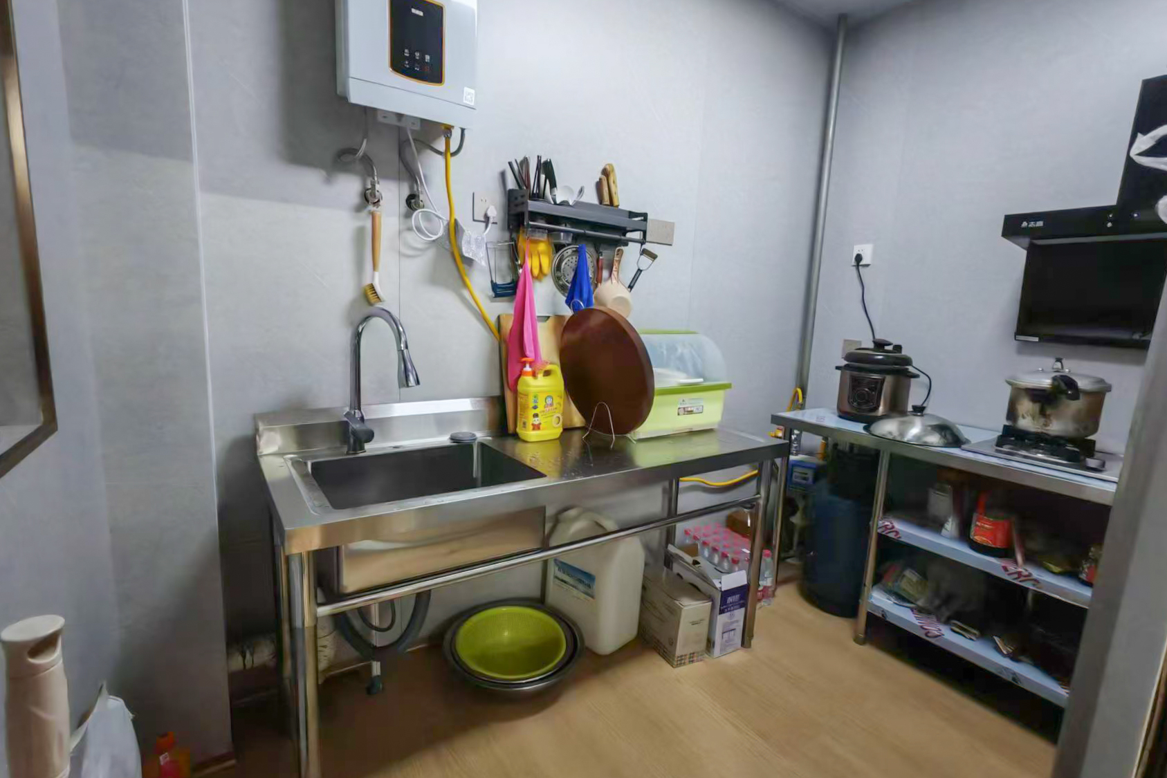 沃家苑  3室2厅2卫   90.00万厨房