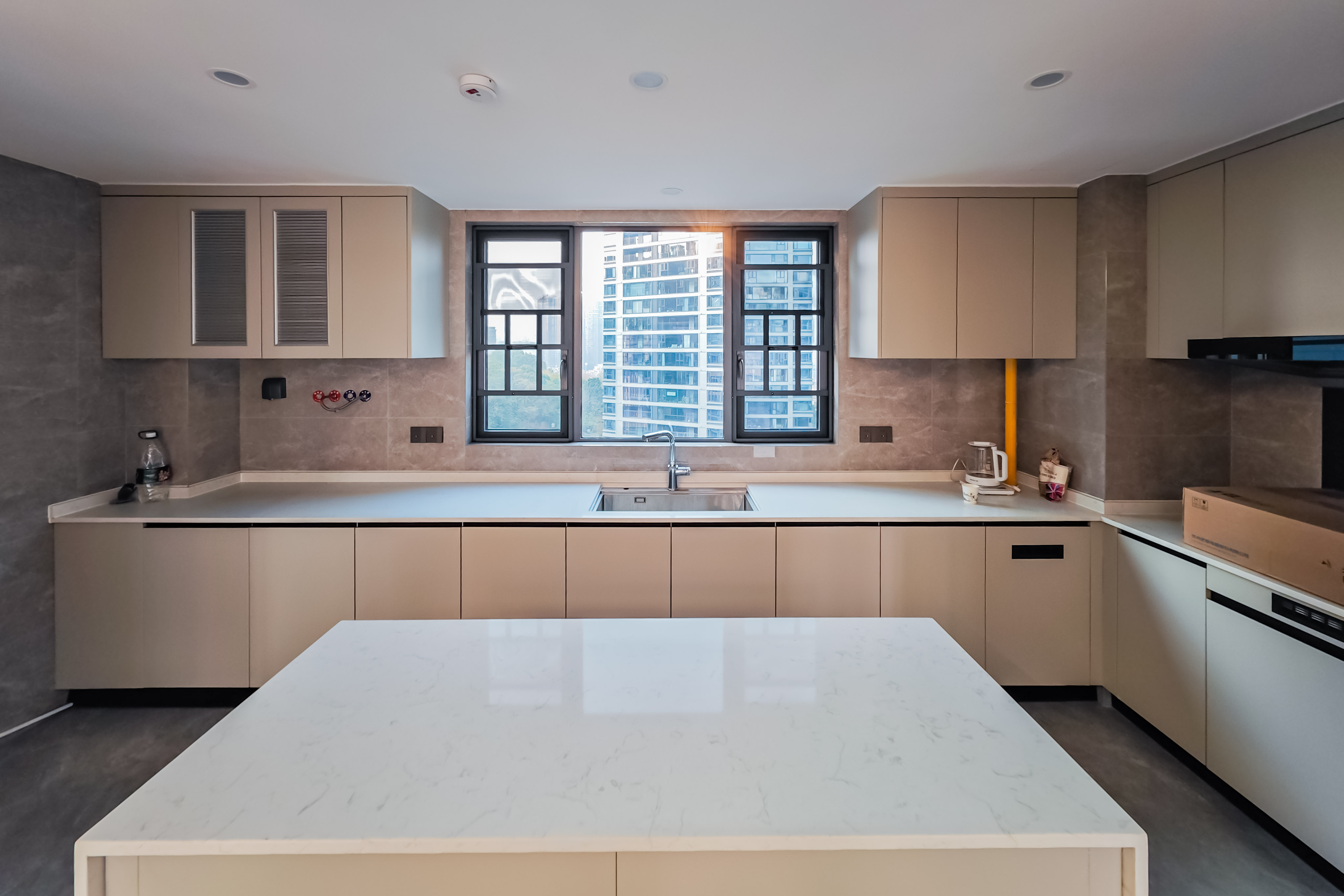 轨道万科悦府  4室2厅3卫    278.0万 轨道万科悦府  4室2厅3卫    278.0万厨房